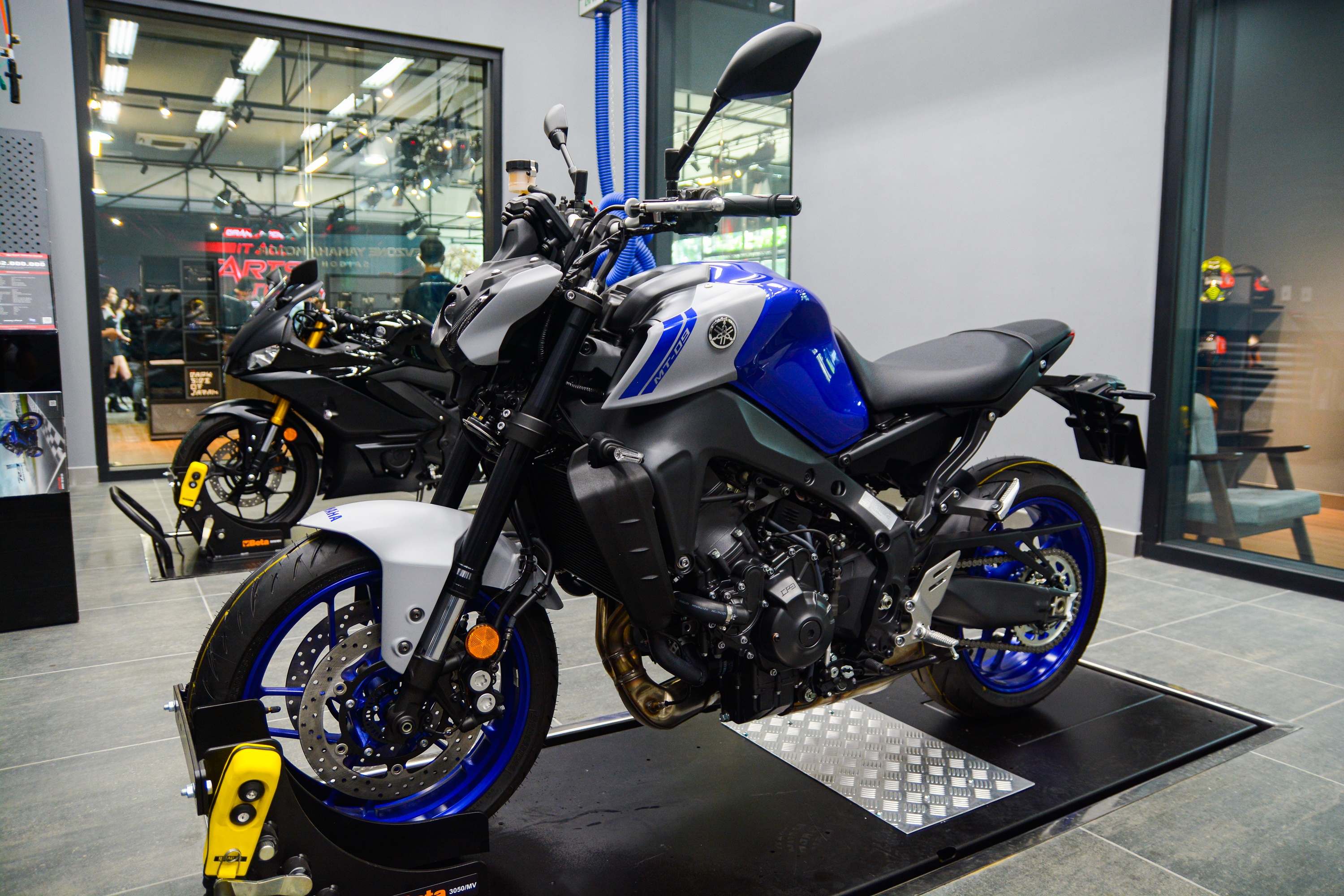Yamaha MT-09 phân phối chính hãng có gì đặc biệt ảnh 1 Yamaha MT-09 phan phoi chinh hang co gi dac biet anh 1