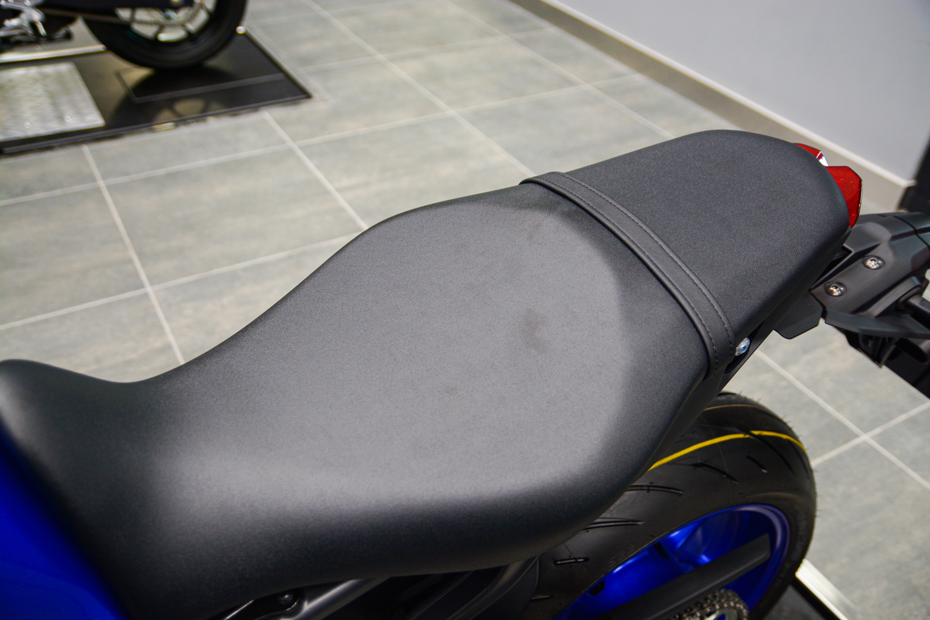 Yamaha MT-09 phân phối chính hãng có gì đặc biệt ảnh 7 Yamaha MT-09 phan phoi chinh hang co gi dac biet anh 7