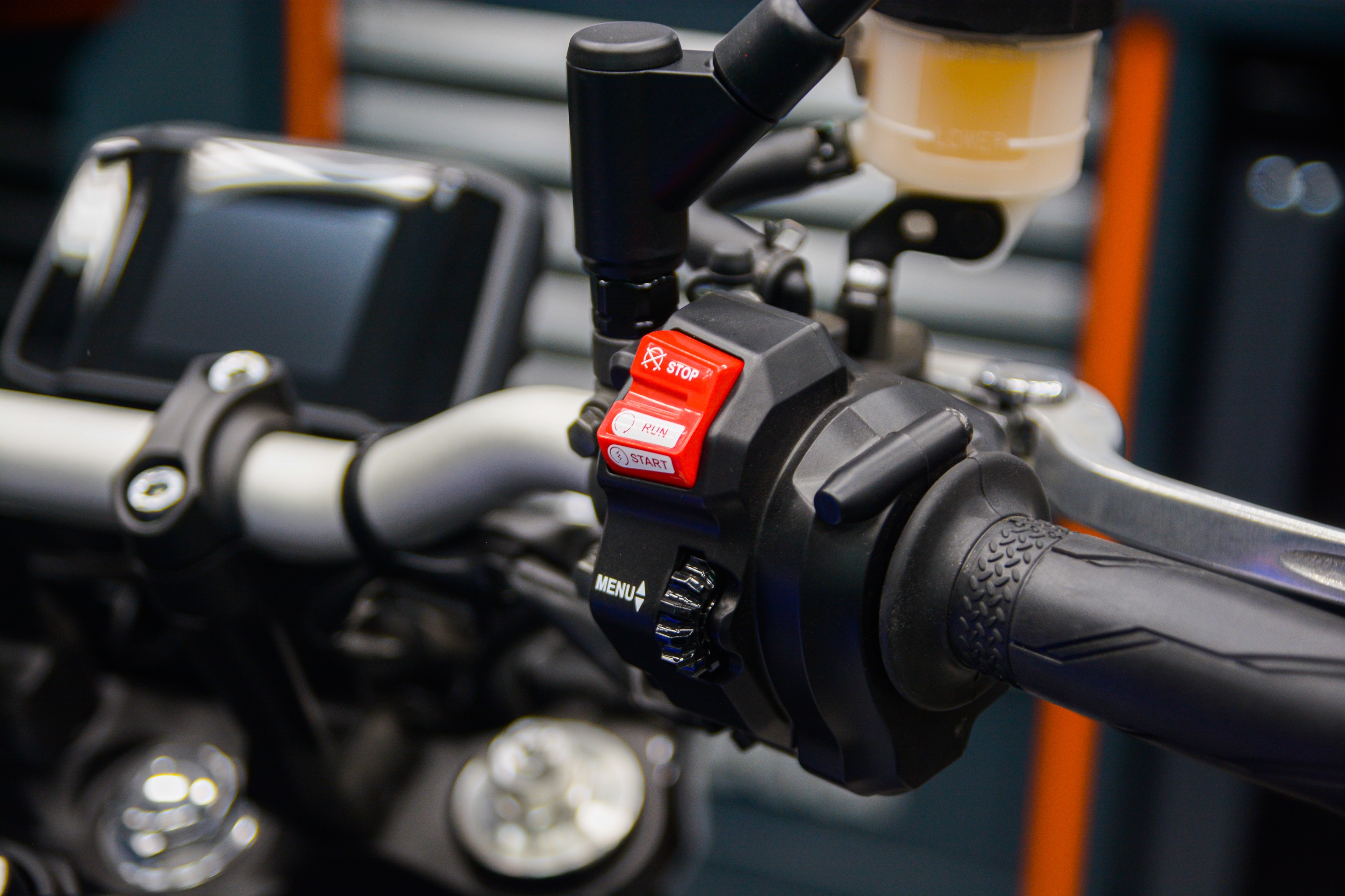 Yamaha MT-09 phân phối chính hãng có gì đặc biệt ảnh 9 Yamaha MT-09 phan phoi chinh hang co gi dac biet anh 9