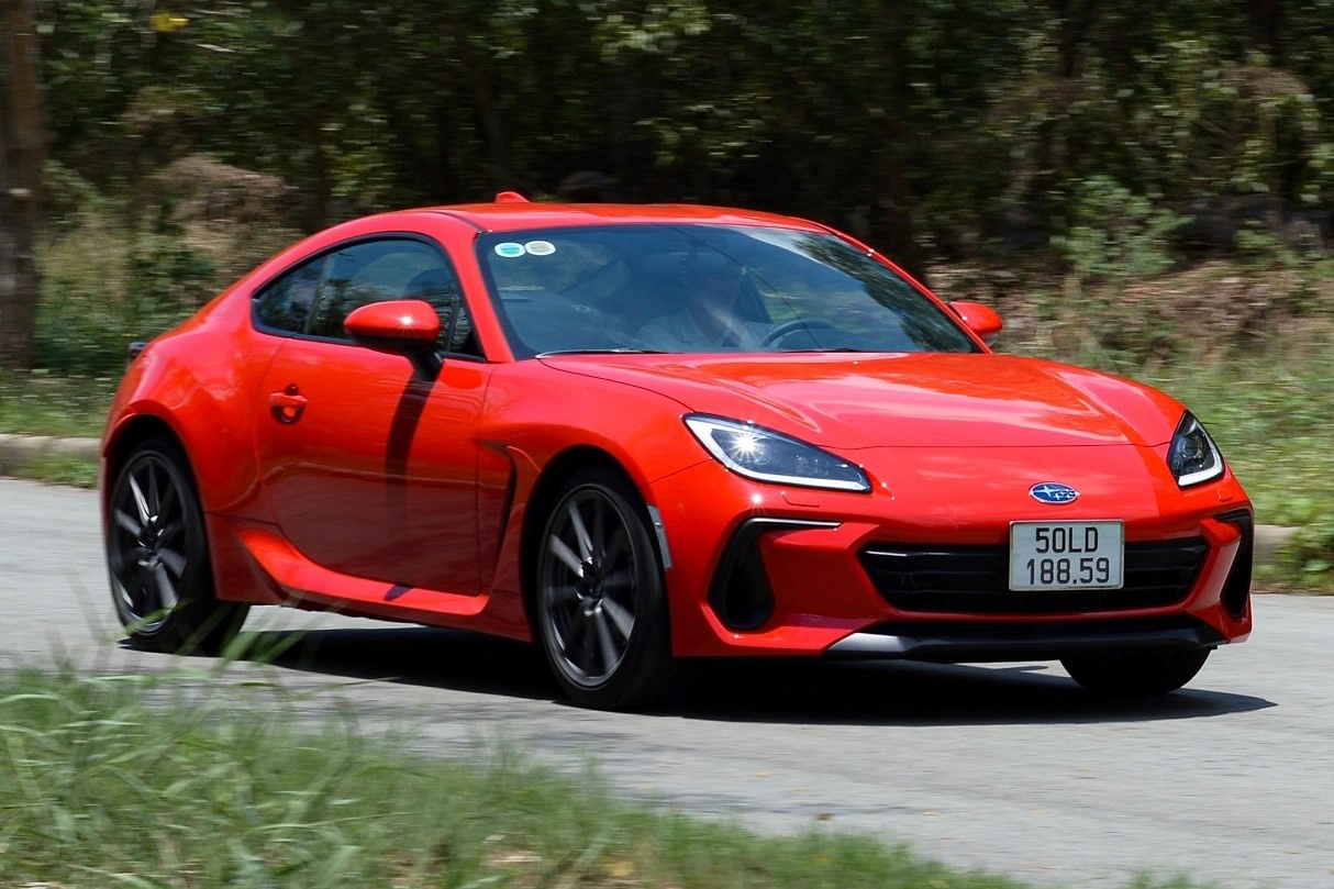 Trai nghiem nhanh Subaru BRZ - xe thuan the thao cho nguoi me toc do hinh anh