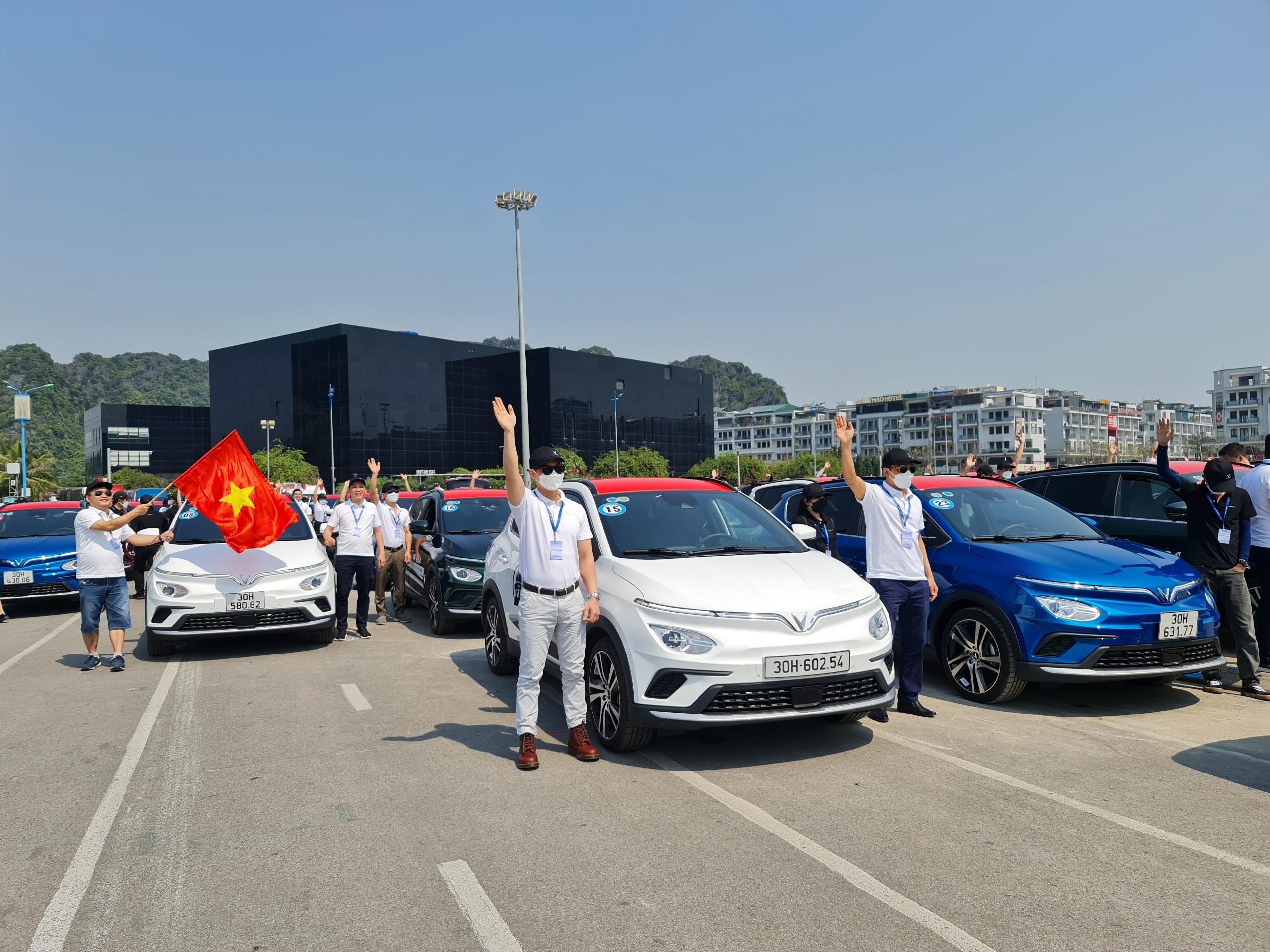 100 oto dien VinFast VF e34 hoi tu anh 11