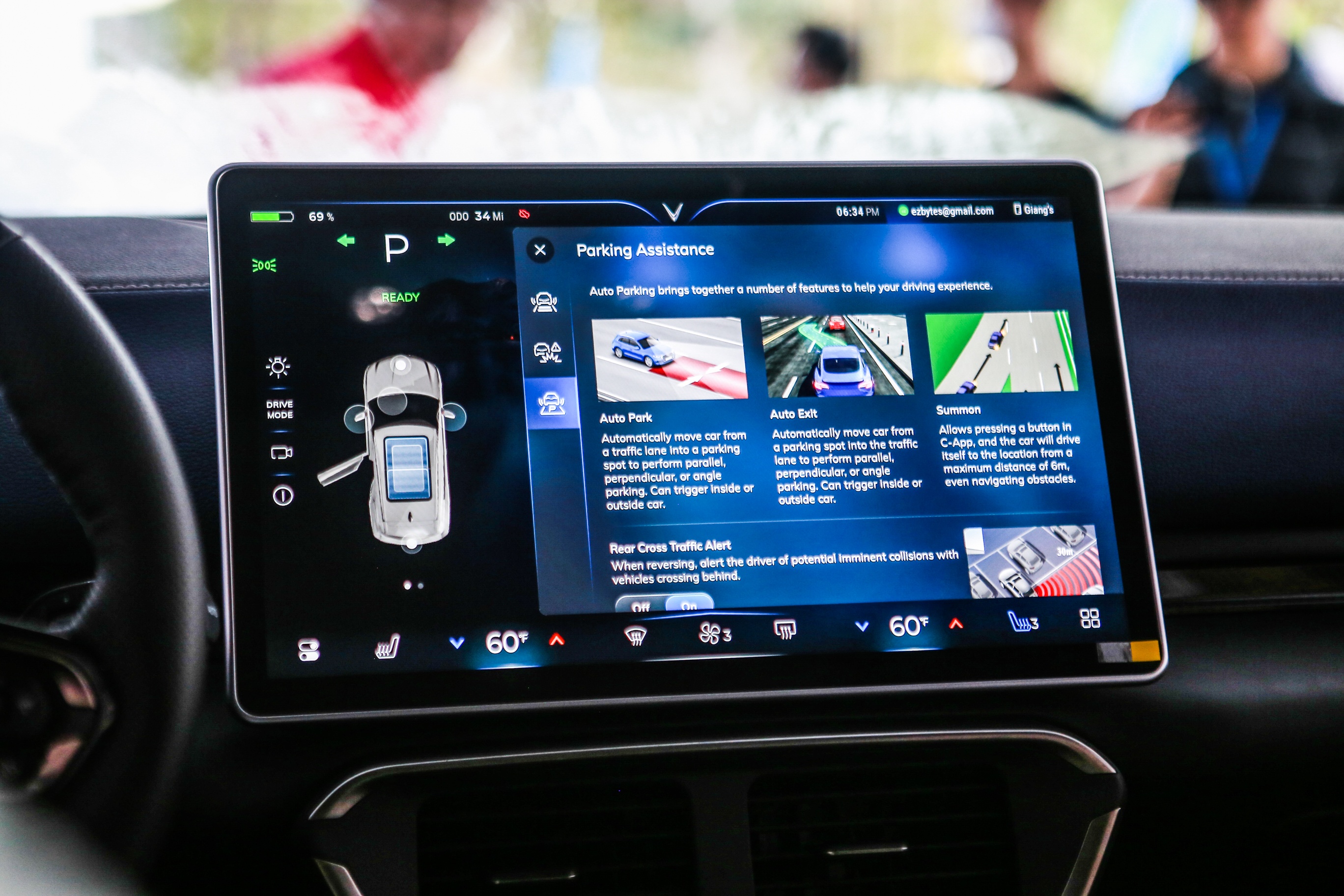 Can canh VinFast VF 8 tai Viet Nam anh 7