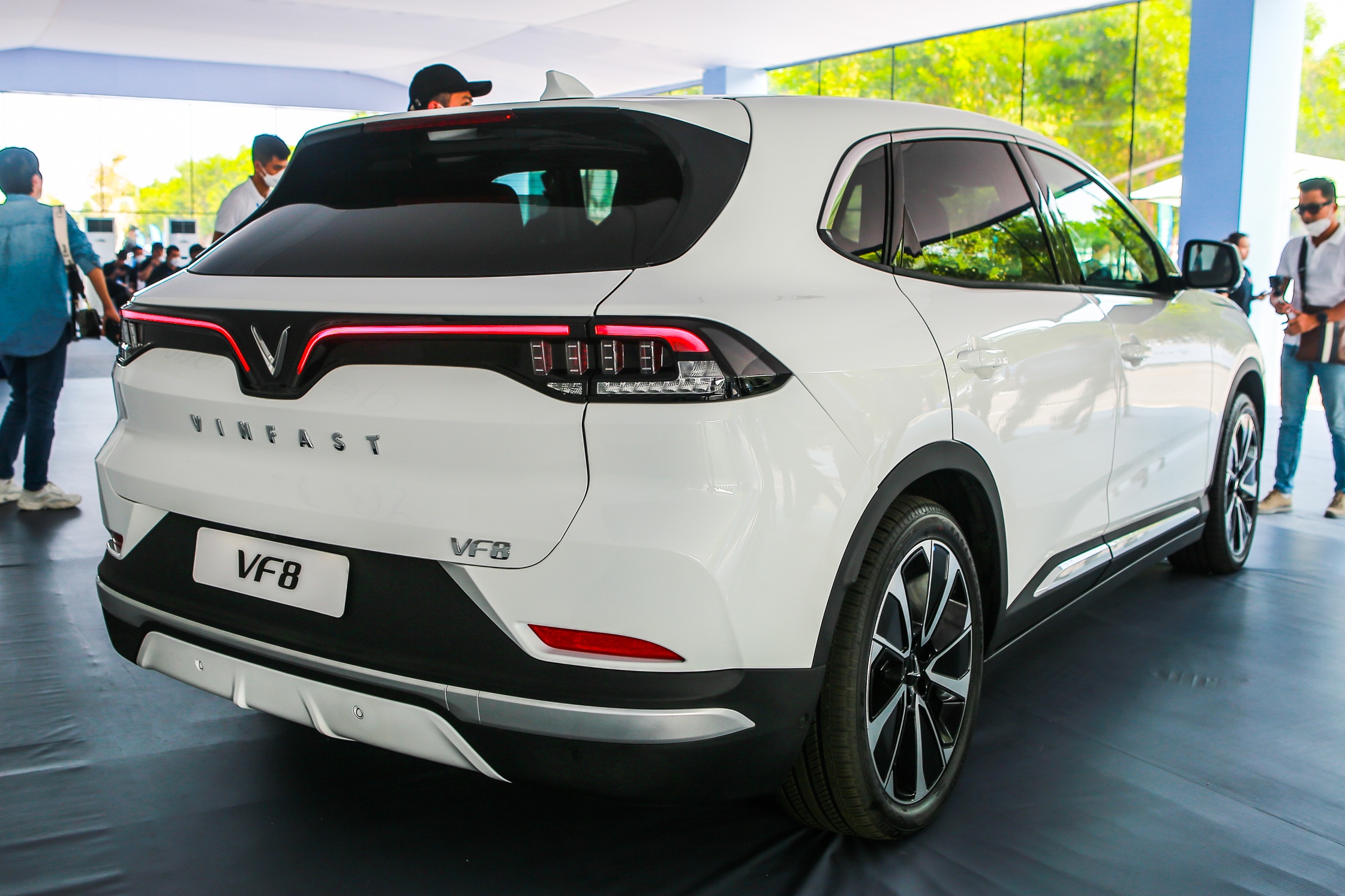 Can canh VinFast VF 8 tai Viet Nam anh 5