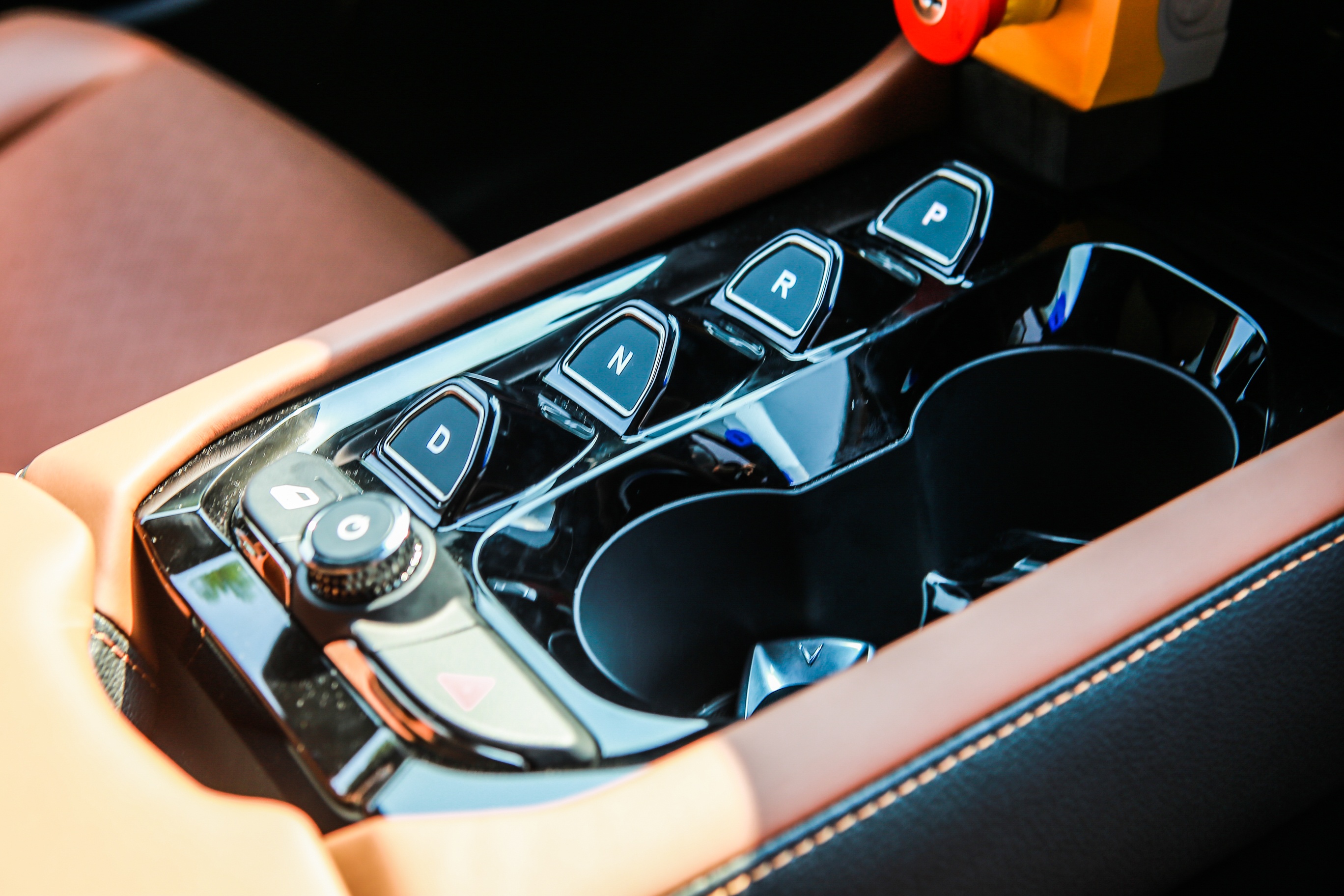 Can canh VinFast VF 8 tai Viet Nam anh 8