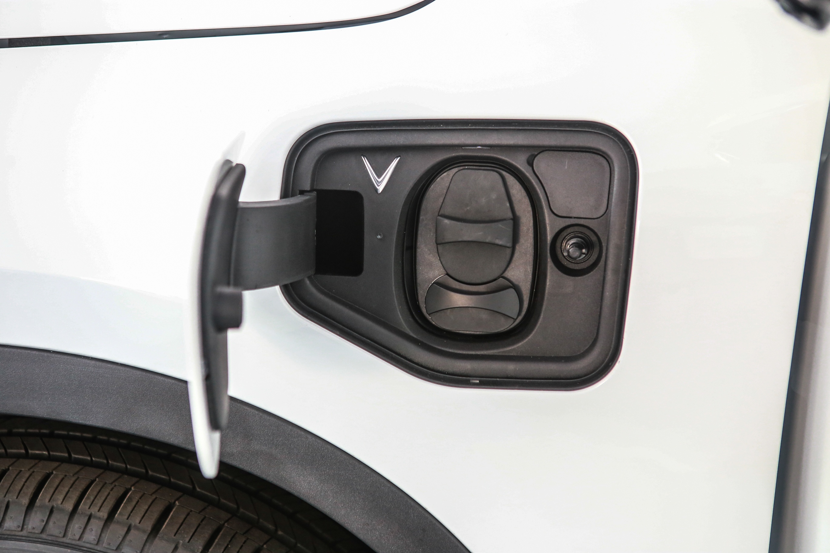 Can canh VinFast VF 8 tai Viet Nam anh 9