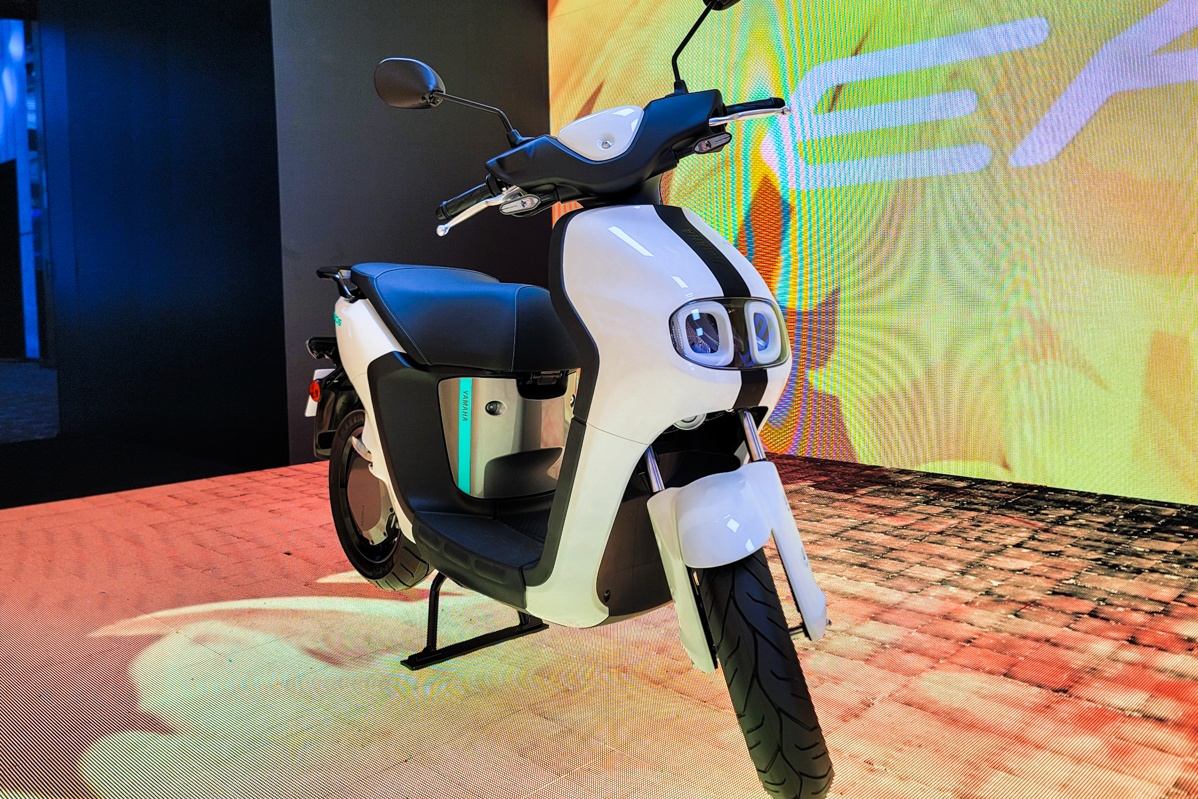 Can canh xe may dien Yamaha Neo's tai Viet Nam hinh anh