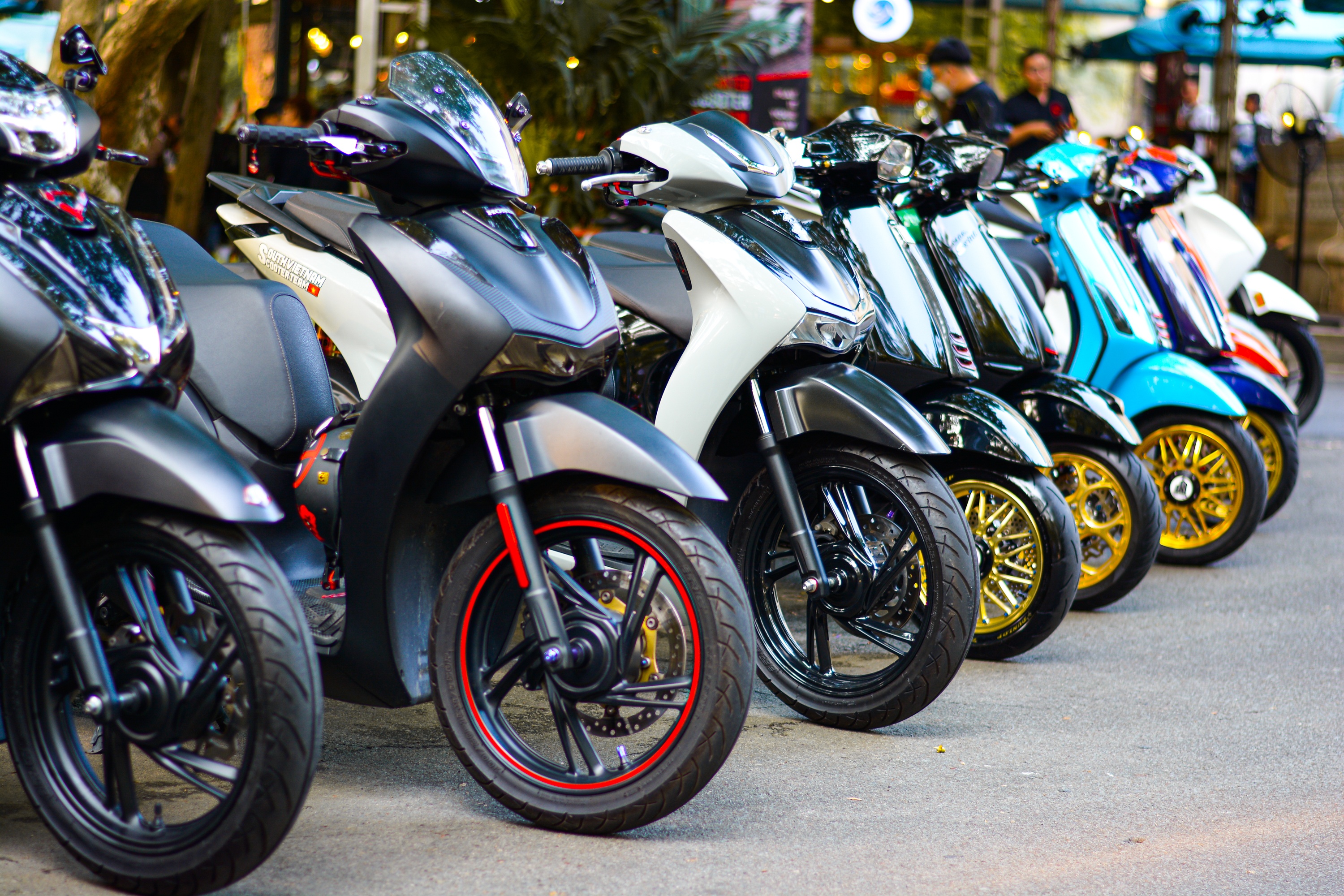 Dan xe tay ga SH Vespa hoi tu tai TP.HCM anh 2