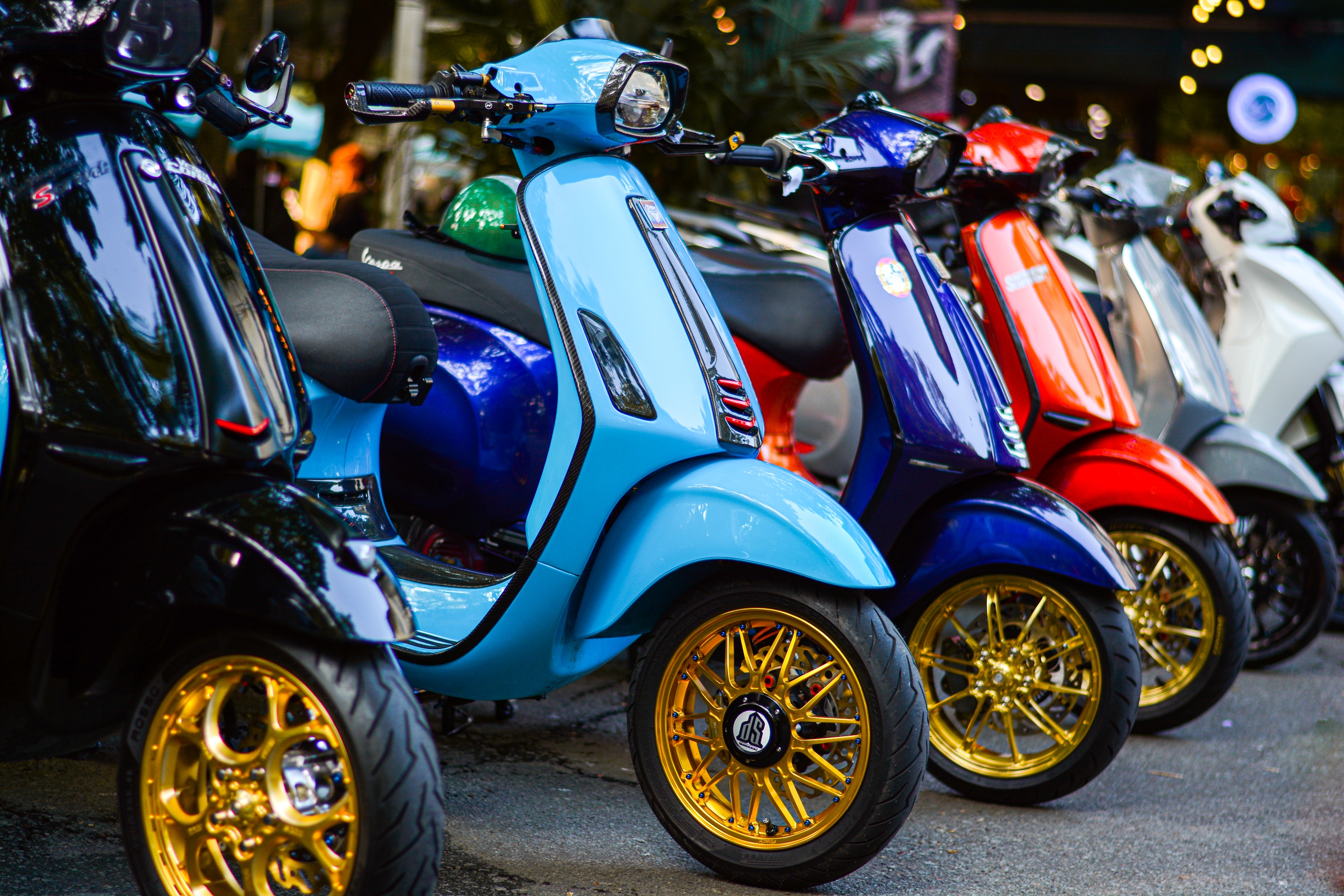 Dan xe tay ga SH, Vespa hoi tu tai TP.HCM hinh anh