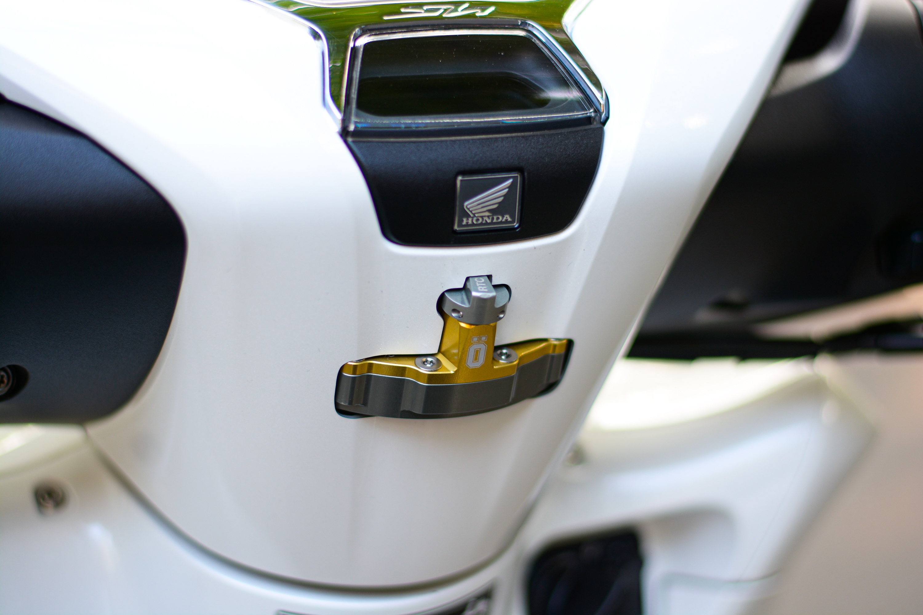 Honda SH 350i voi goi do hon nua ty dong anh 6