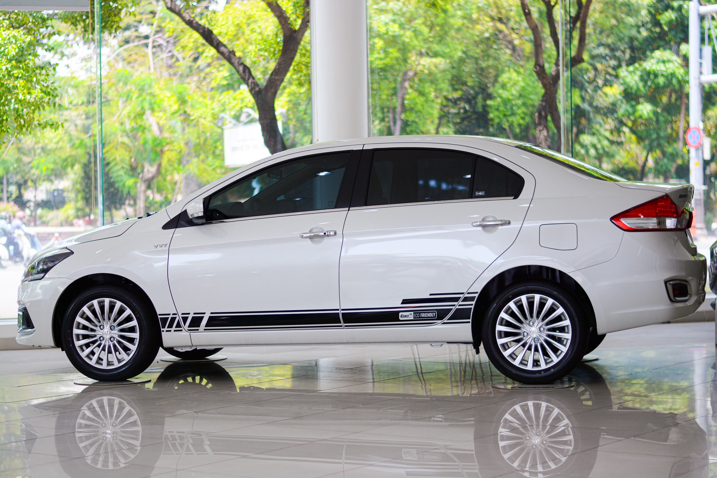 Suzuki Ciaz phiên bản mới phân phối tại Việt Nam ảnh 2 Suzuki Ciaz phien ban moi phan phoi tai Viet Nam anh 2