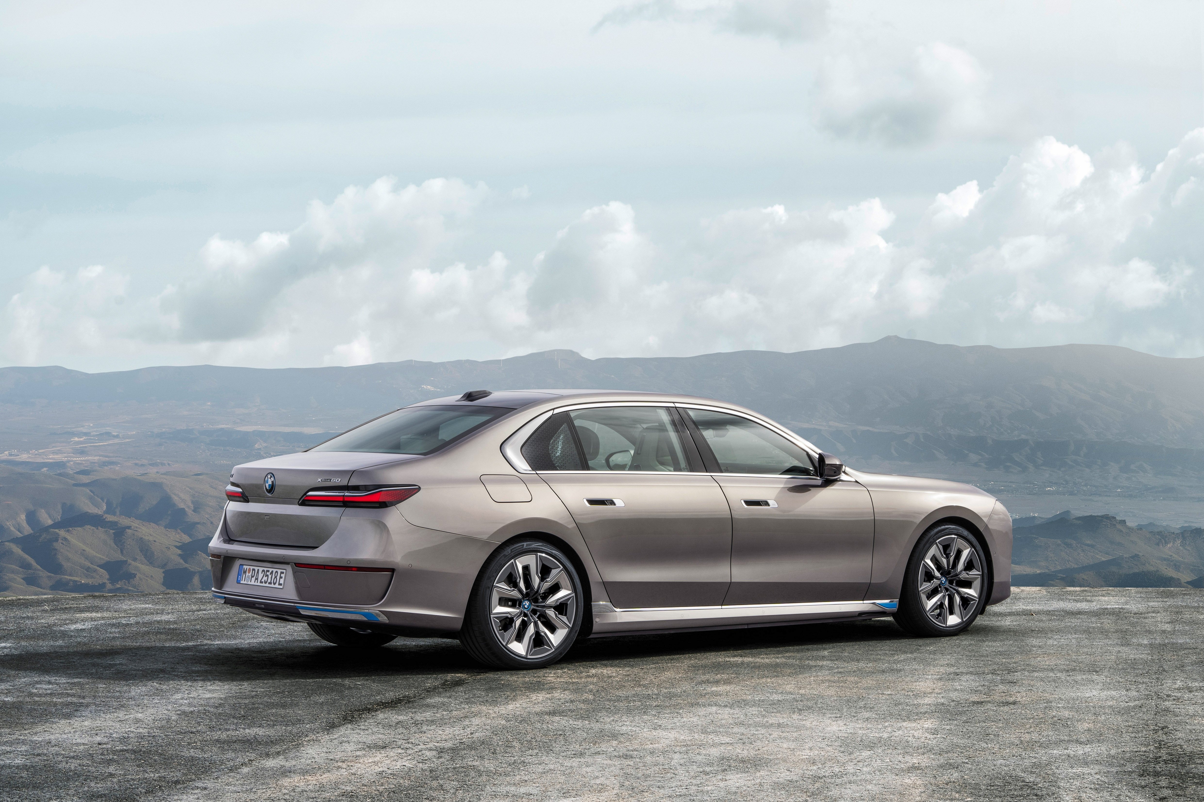Xe điện BMW i7 ra mắt ảnh 2 Xe dien BMW i7 ra mat anh 2