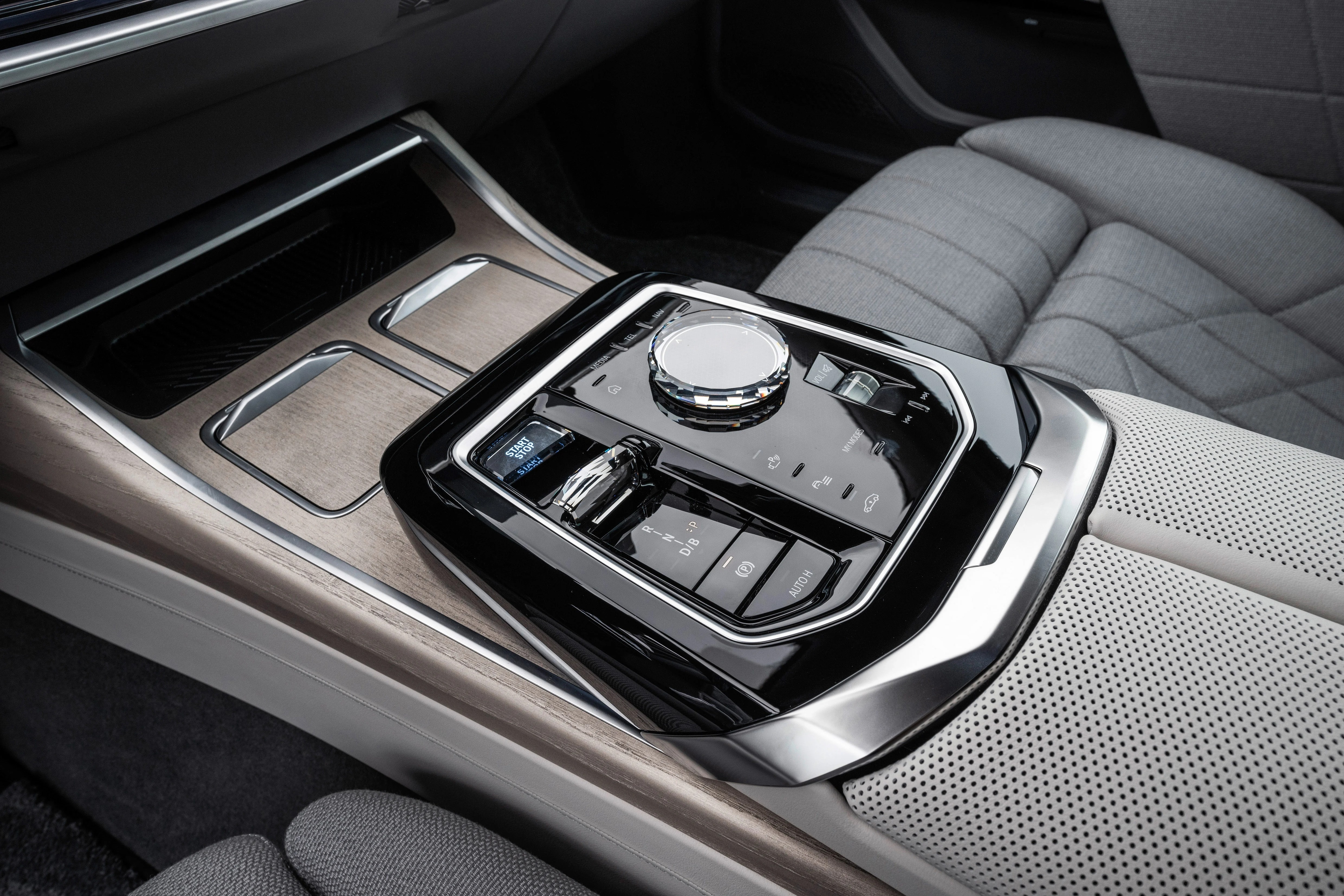 Xe điện BMW i7 ra mắt ảnh 12 Xe dien BMW i7 ra mat anh 12