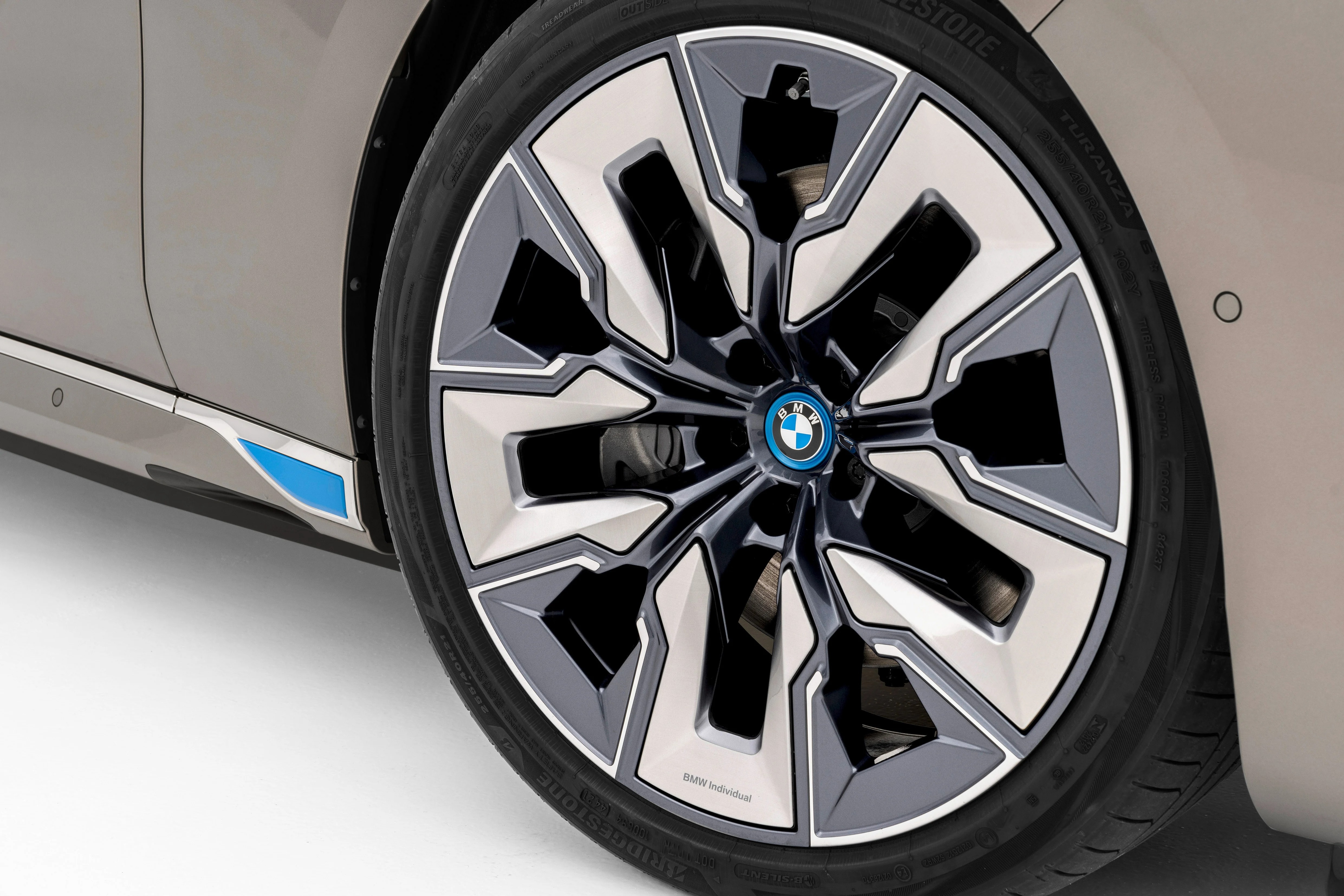 Xe điện BMW i7 ra mắt ảnh 6 Xe dien BMW i7 ra mat anh 6