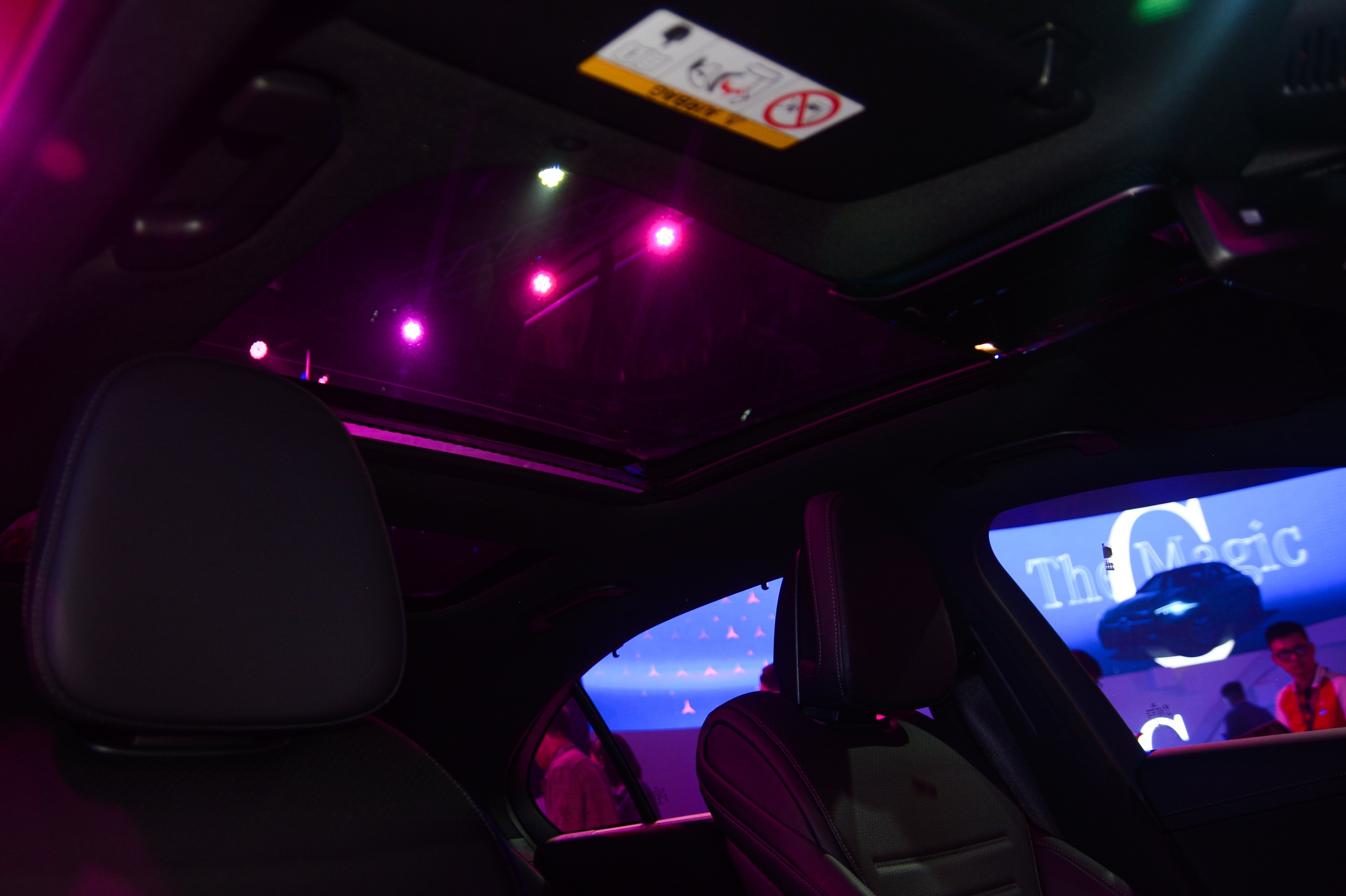 Mercedes-Benz C 300 AMG phien ban gioi han tai Viet Nam anh 13