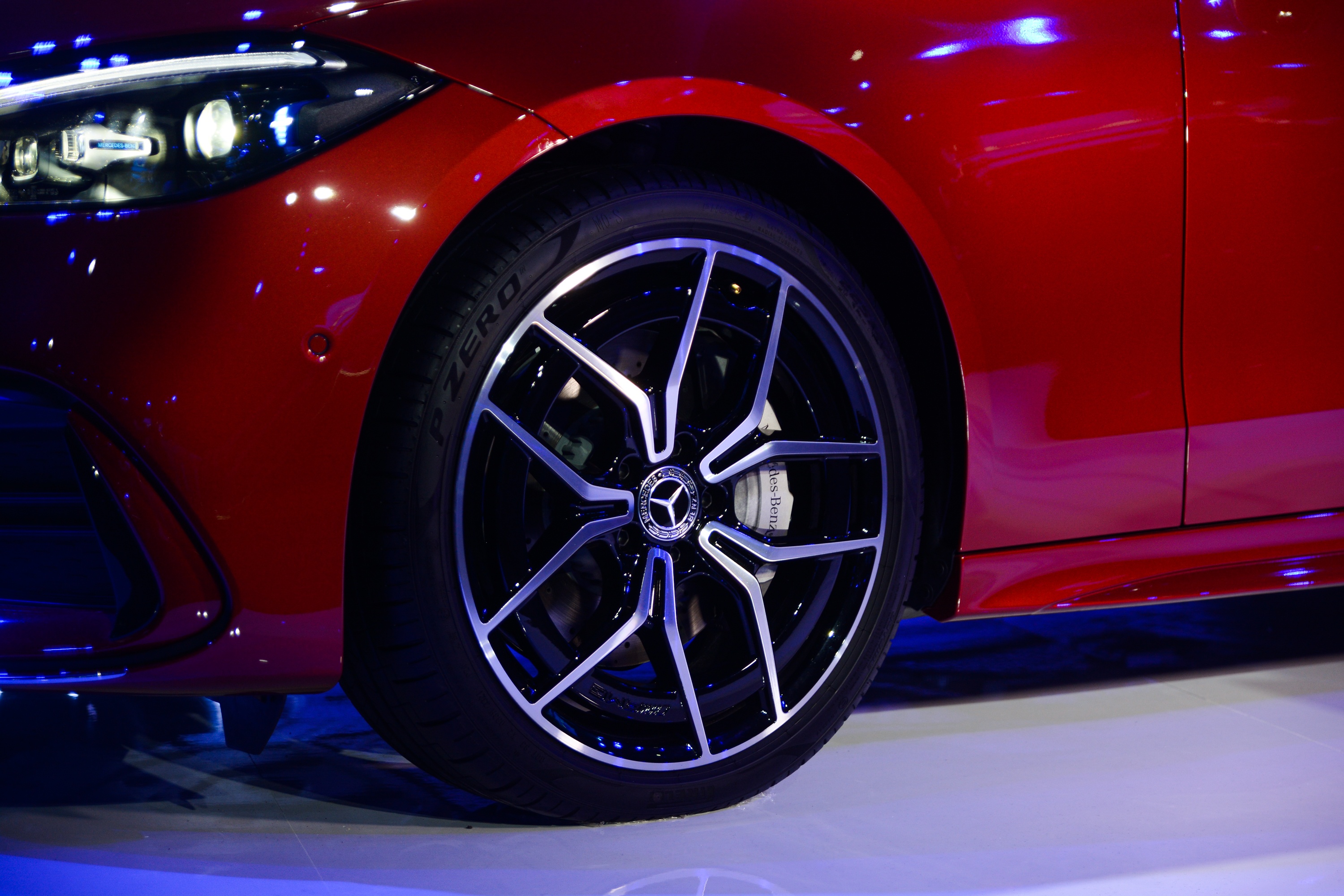 Mercedes-Benz C 300 AMG phien ban gioi han tai Viet Nam anh 5