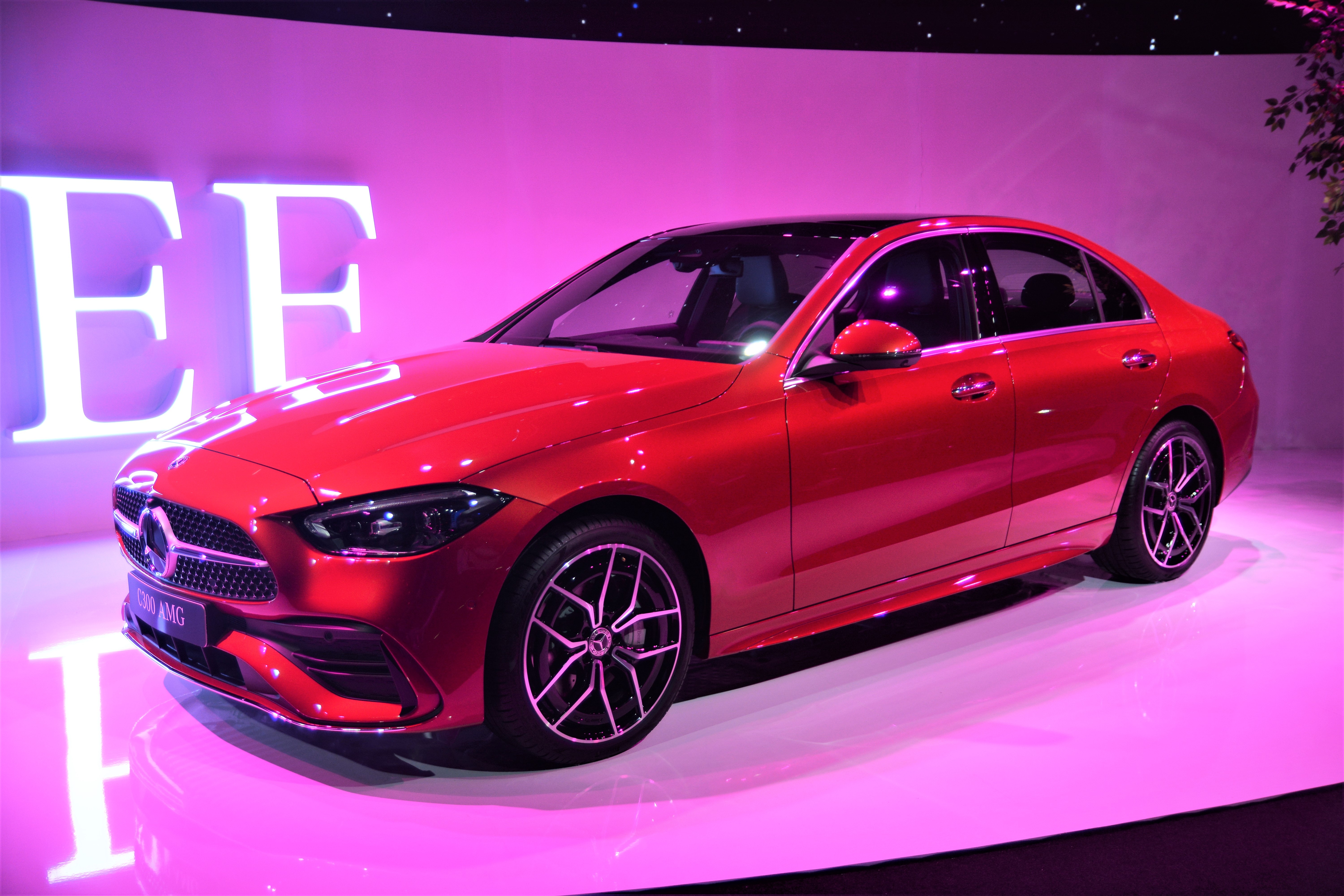 Mercedes-Benz C-Class 2022 ra mat tai Viet Nam, gia tu 1,669 ty dong hinh anh