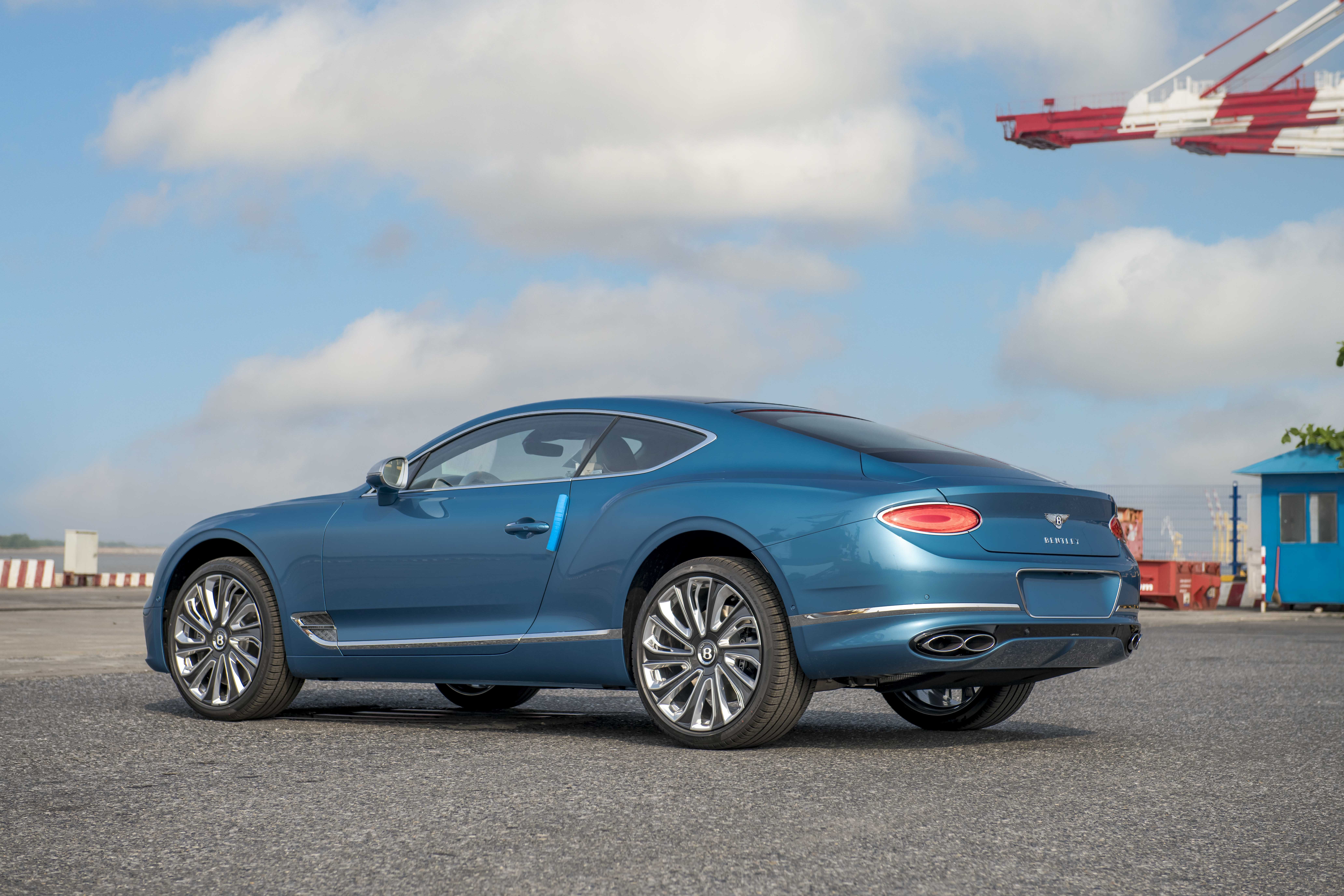 Bentley Continental GT Mulliner đầu tiên tại Việt Nam ảnh 5 Bentley Continental GT Mulliner dau tien tai Viet Nam anh 5