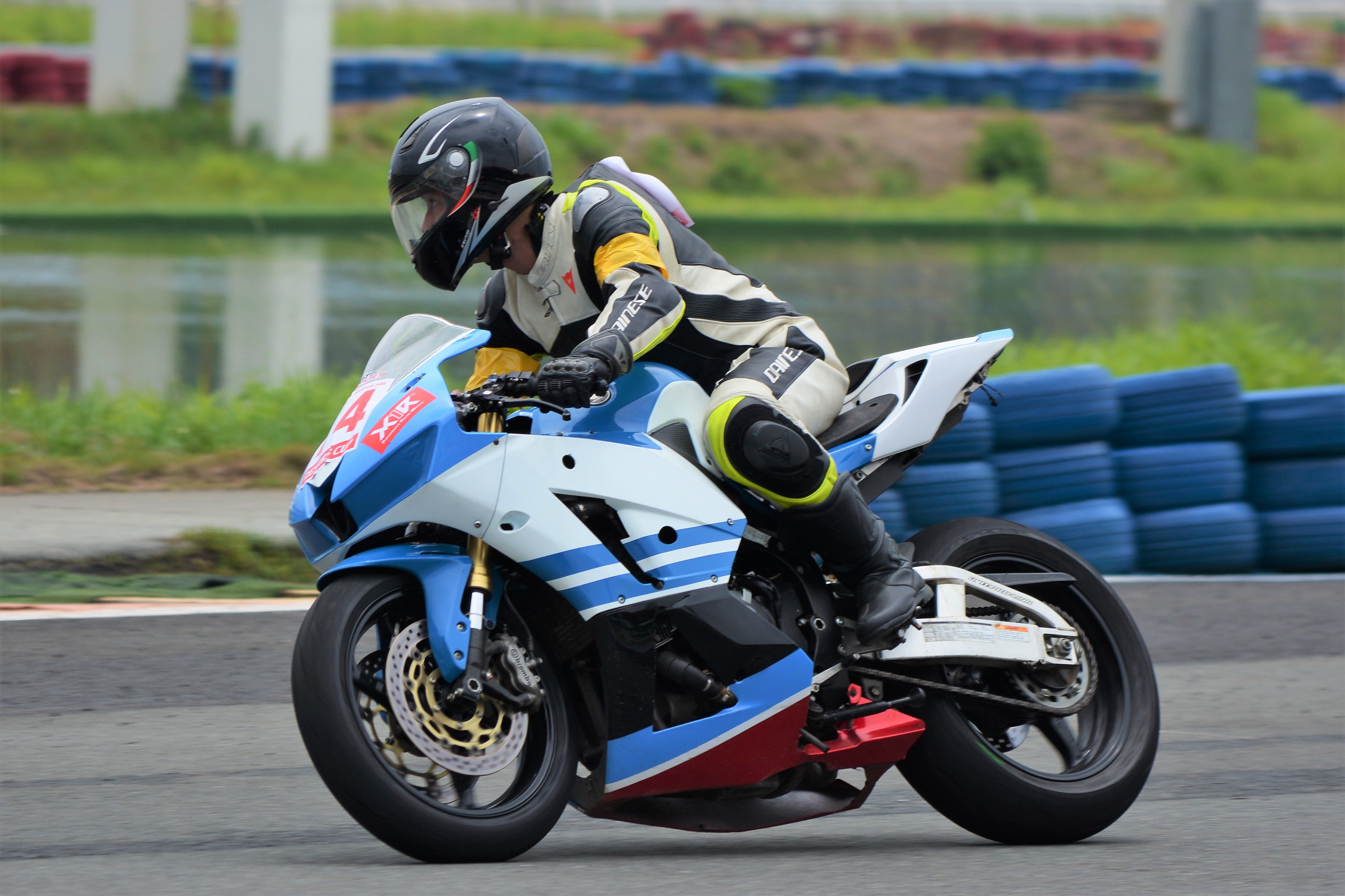 Giai dua moto phan khoi lon tiep suc dien ra tai Viet Nam anh 1