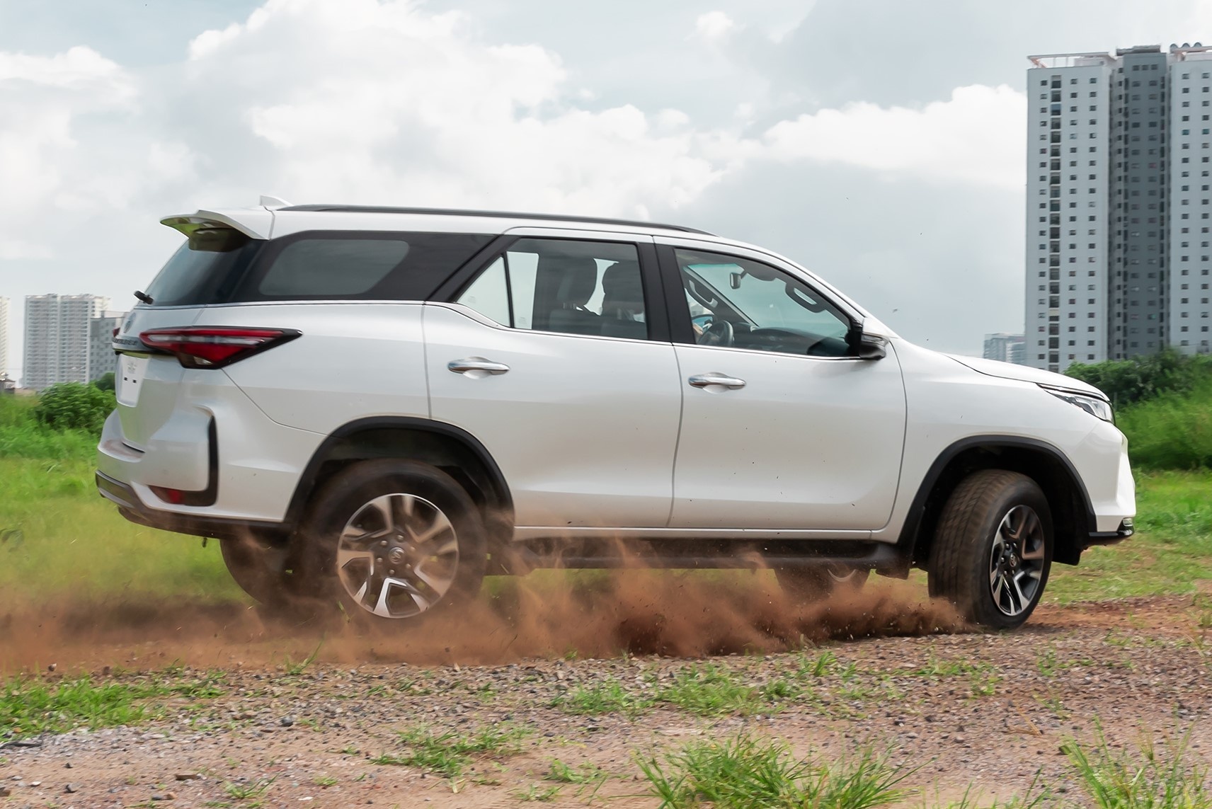 Toyota Fortuner 2022 ra mat Viet Nam anh 3