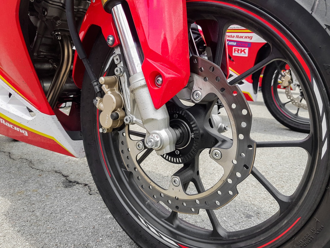 Honda CBR150R nang cap thanh xe dua tai Viet Nam anh 3