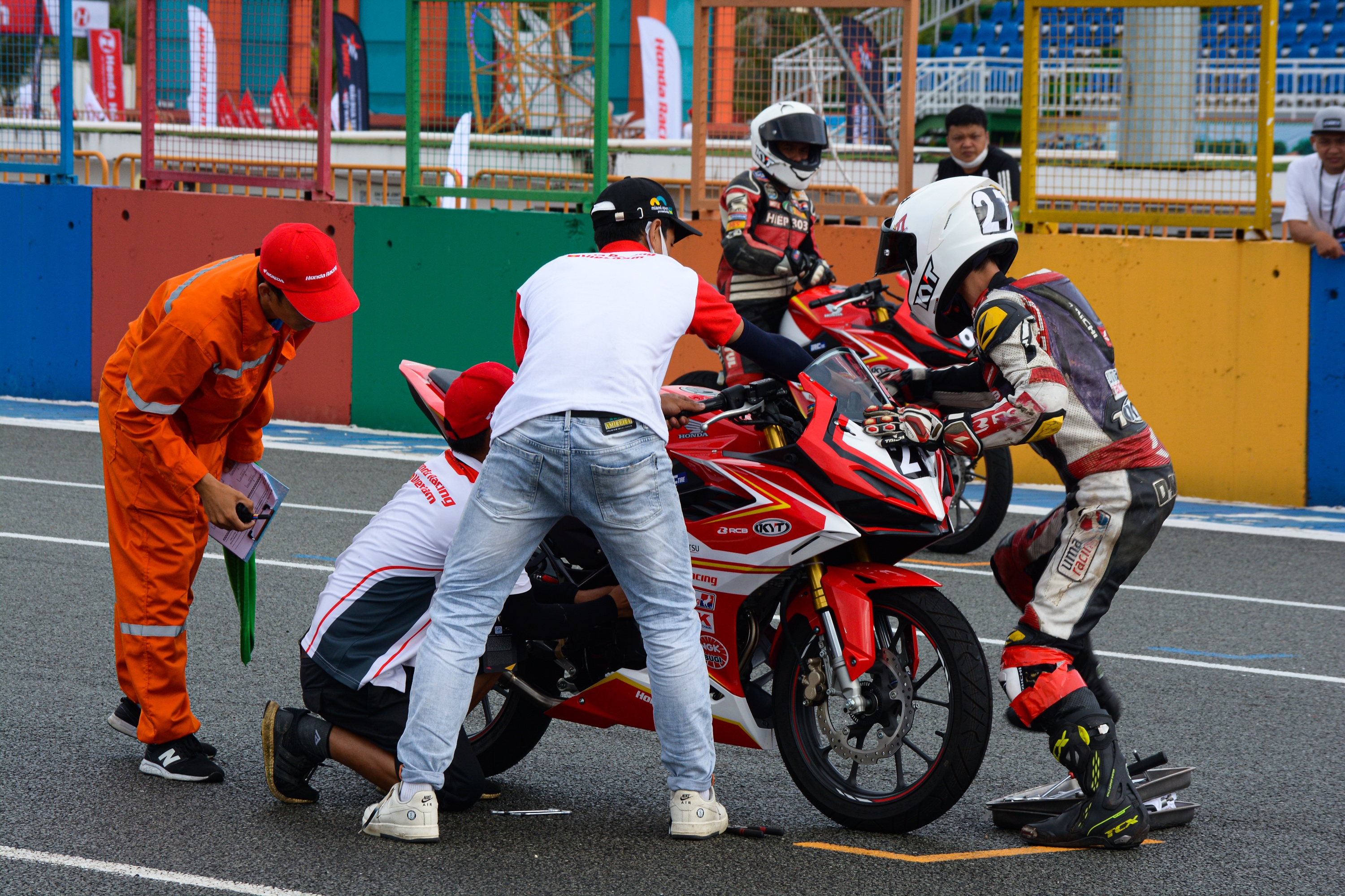 Chang 1 giai dua VMRC 2022 chinh thuc khoi tranh anh 14