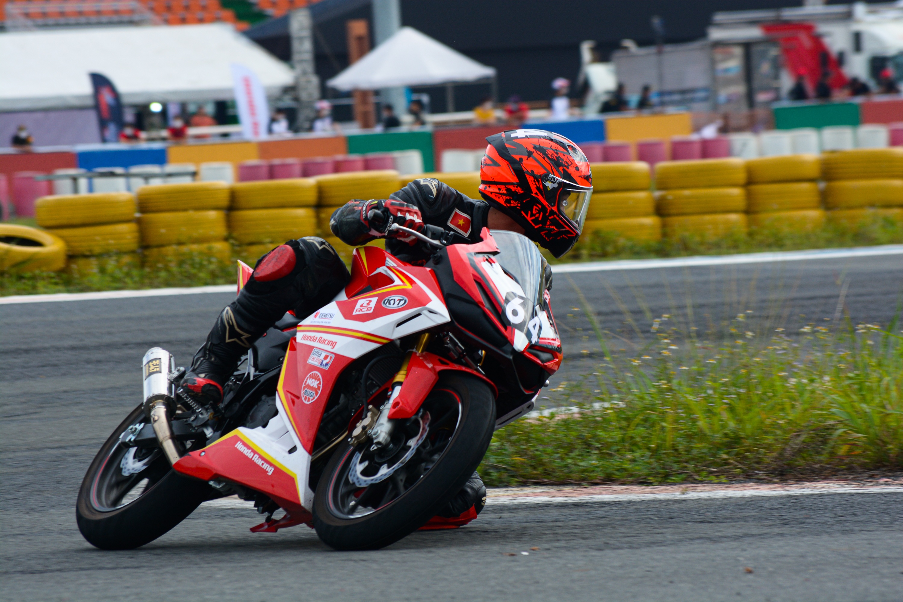 Chang 1 giai dua VMRC 2022 chinh thuc khoi tranh anh 15