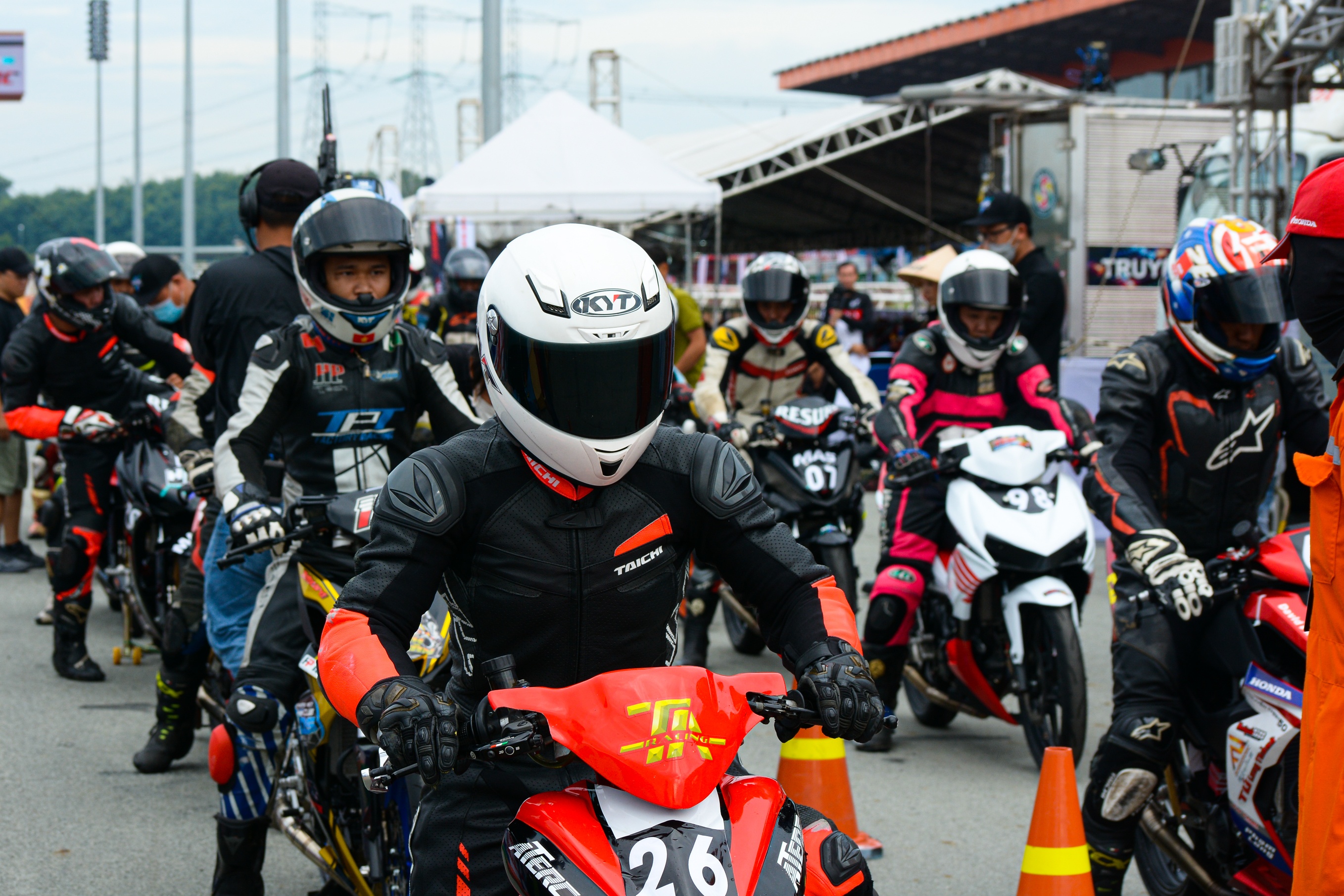 Chang 1 giai dua VMRC 2022 chinh thuc khoi tranh anh 19