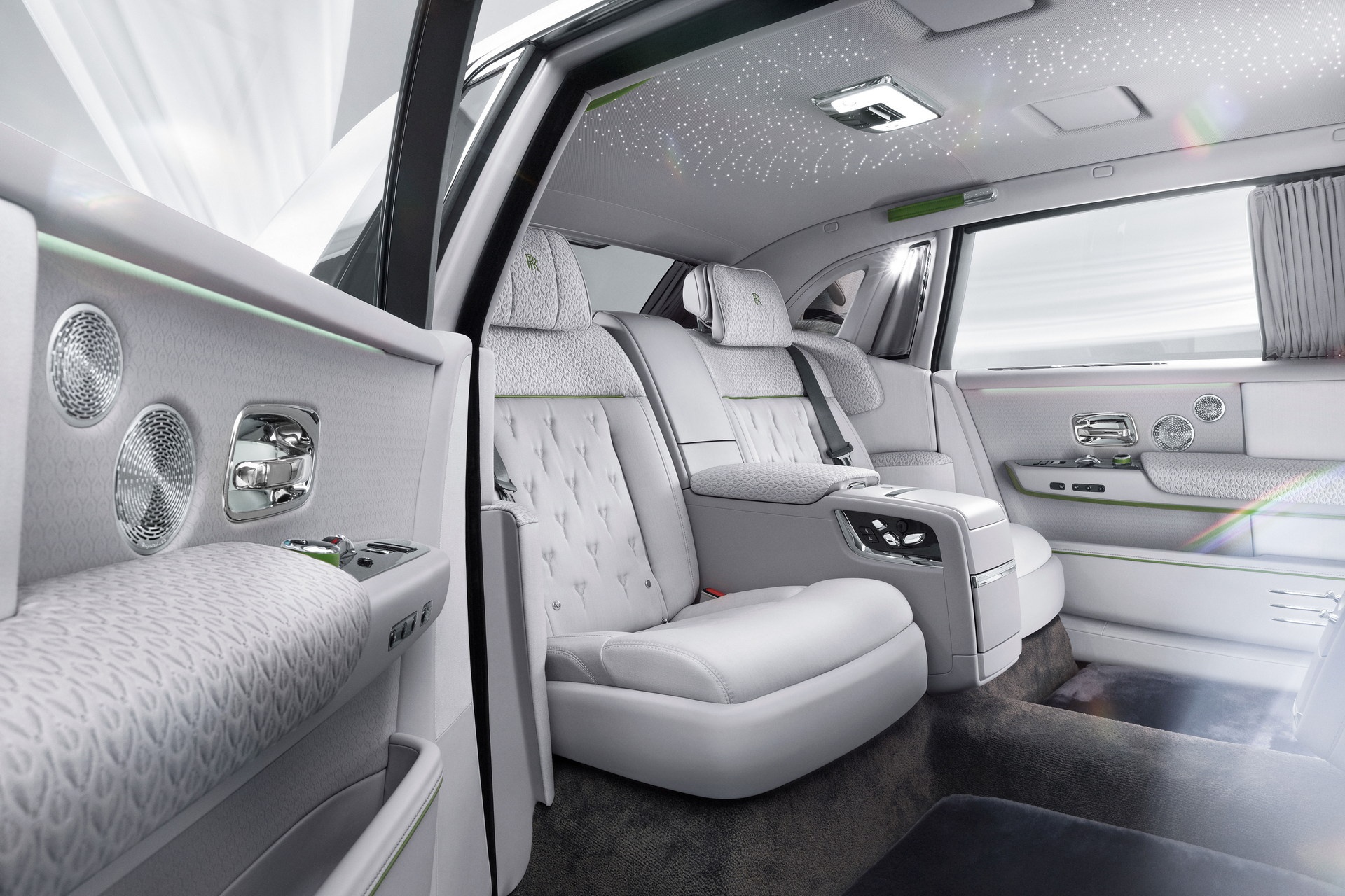 Chi tiết Rolls-Royce Phantom 2022 ảnh 9 Chi tiet Rolls-Royce Phantom 2022 anh 9