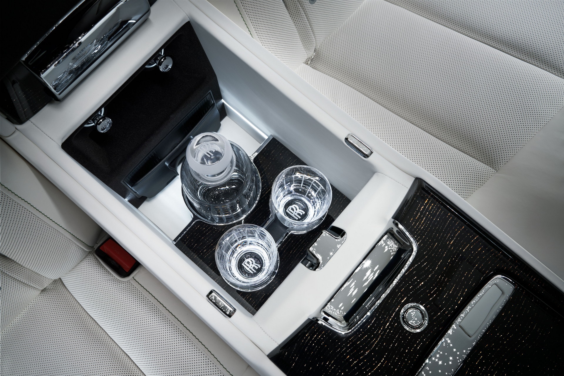 Chi tiết Rolls-Royce Phantom 2022 ảnh 10 Chi tiet Rolls-Royce Phantom 2022 anh 10