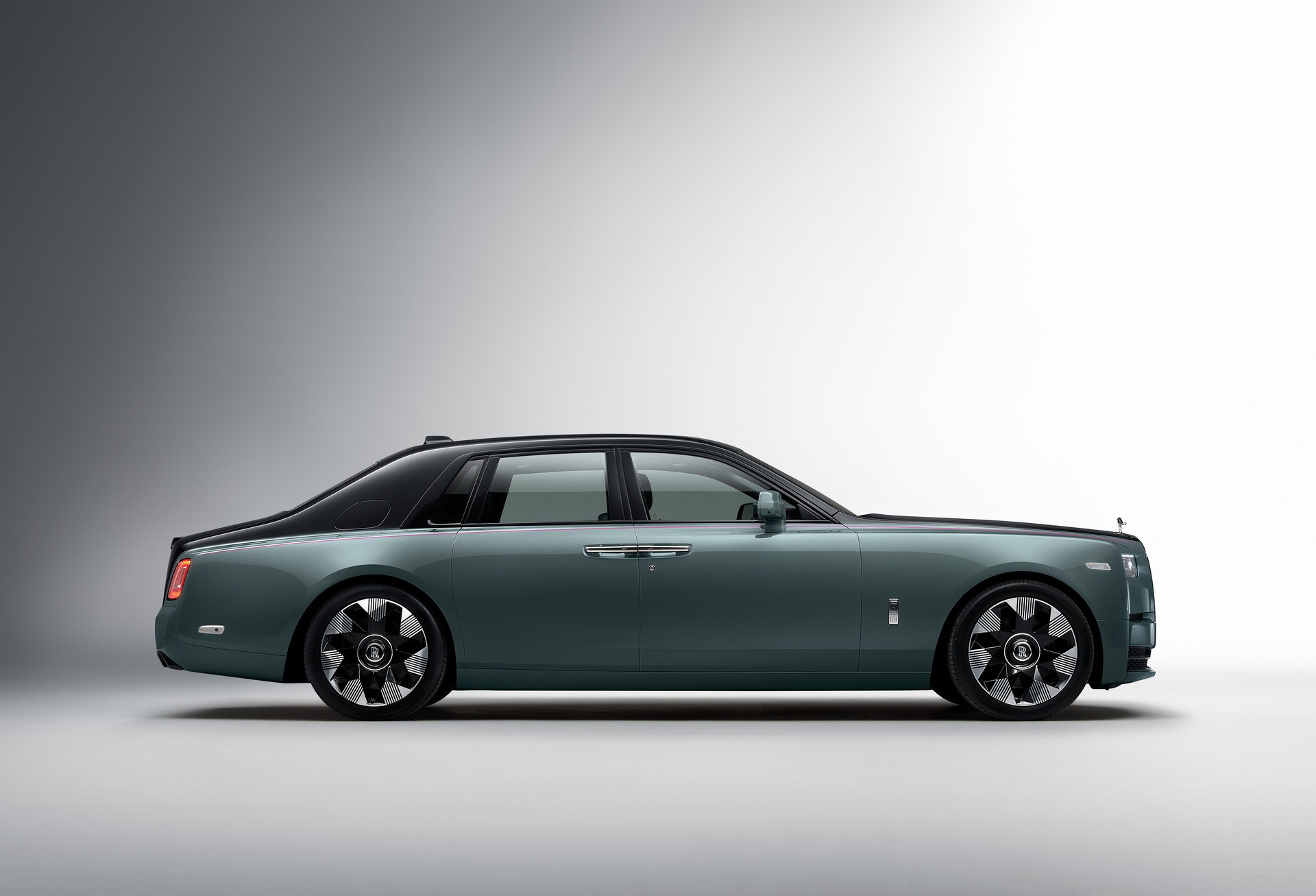 Chi tiết Rolls-Royce Phantom 2022 ảnh 7 Chi tiet Rolls-Royce Phantom 2022 anh 7