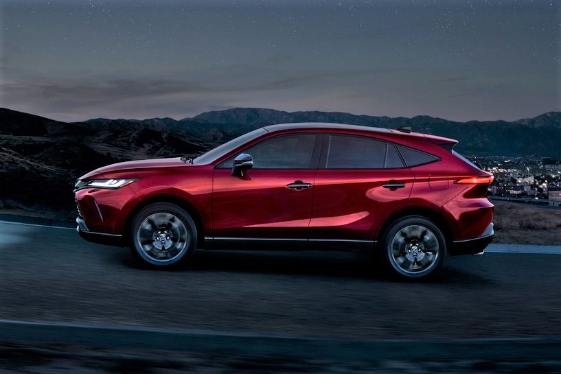 Toyota Venza 2023 ra mat - nang cap he thong giai tri, them phien ban hinh anh