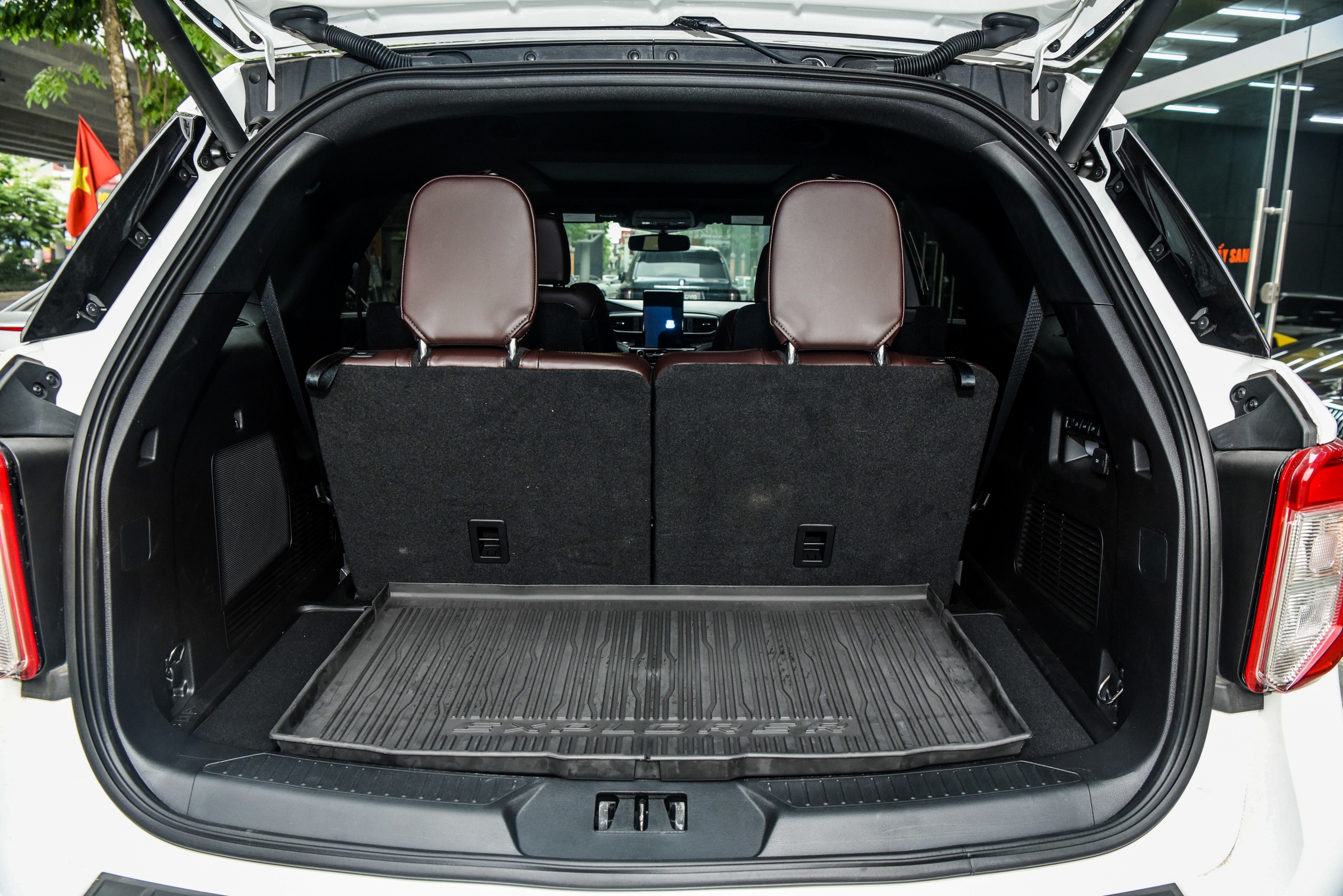 Ford Explorer phiên bản nhập Mỹ tại Việt Nam ảnh 6 Ford Explorer phien ban nhap My tai Viet Nam anh 6