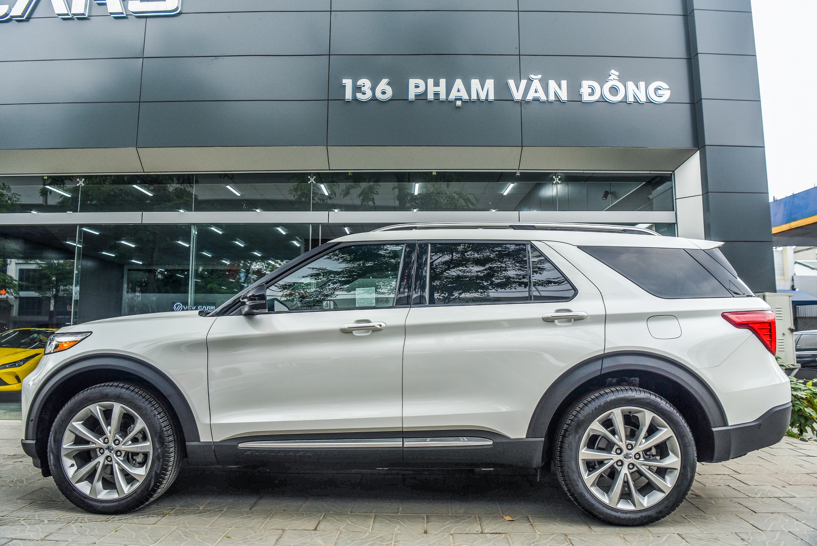 Ford Explorer phiên bản nhập Mỹ tại Việt Nam ảnh 2 Ford Explorer phien ban nhap My tai Viet Nam anh 2