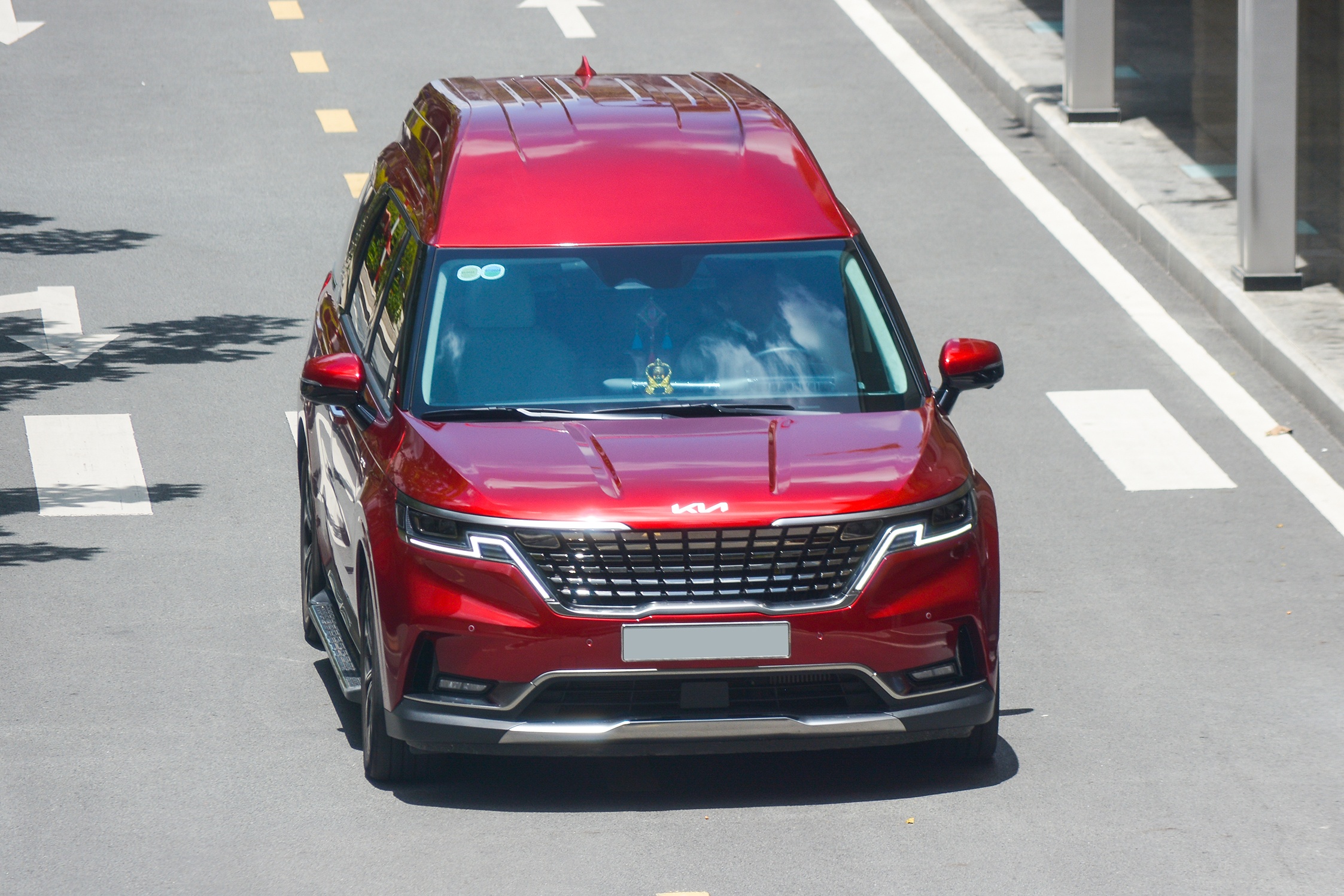 Carnival Royal xuat hien tai TP.HCM anh 1