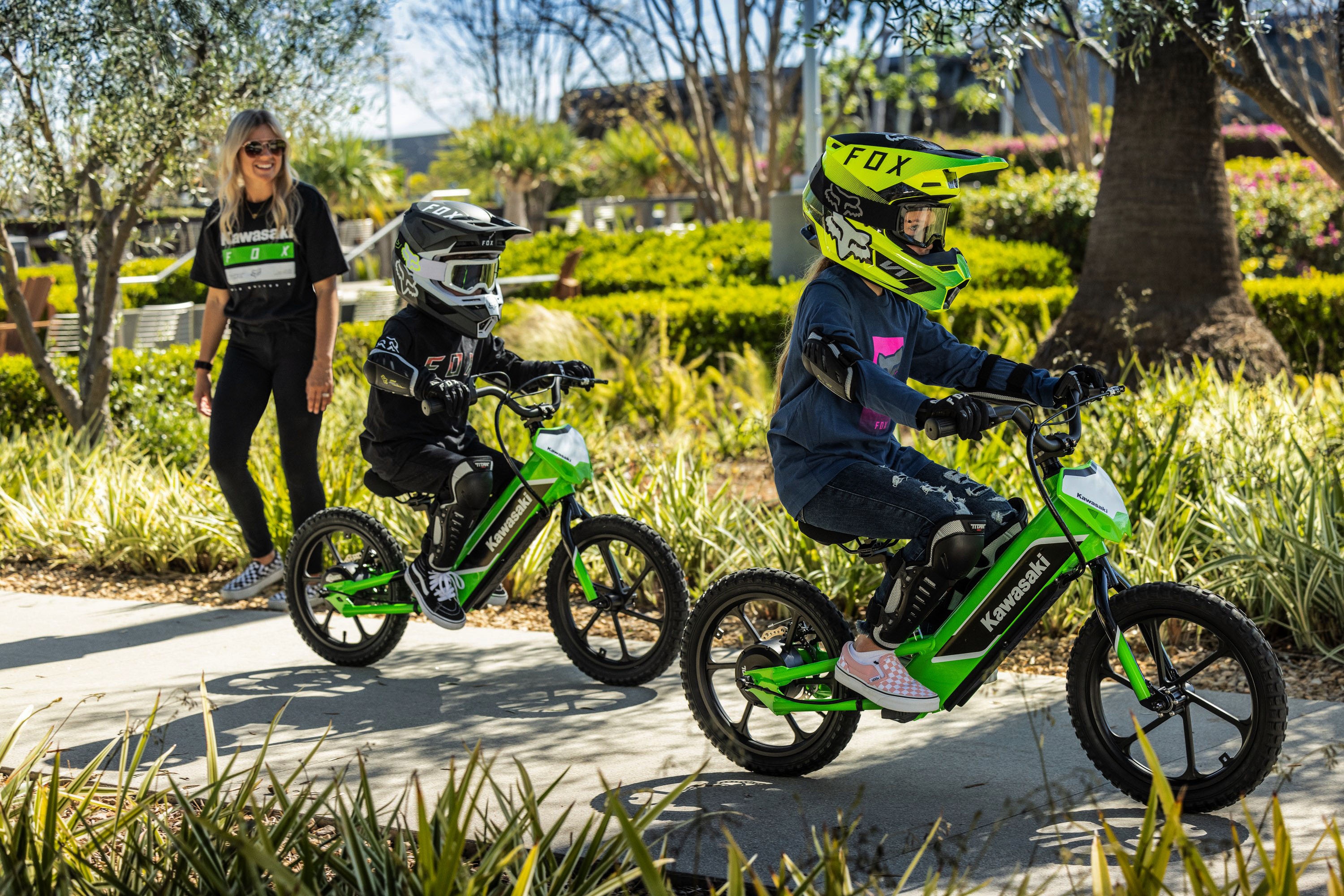 Kawasaki Elektrode ra mat anh 2