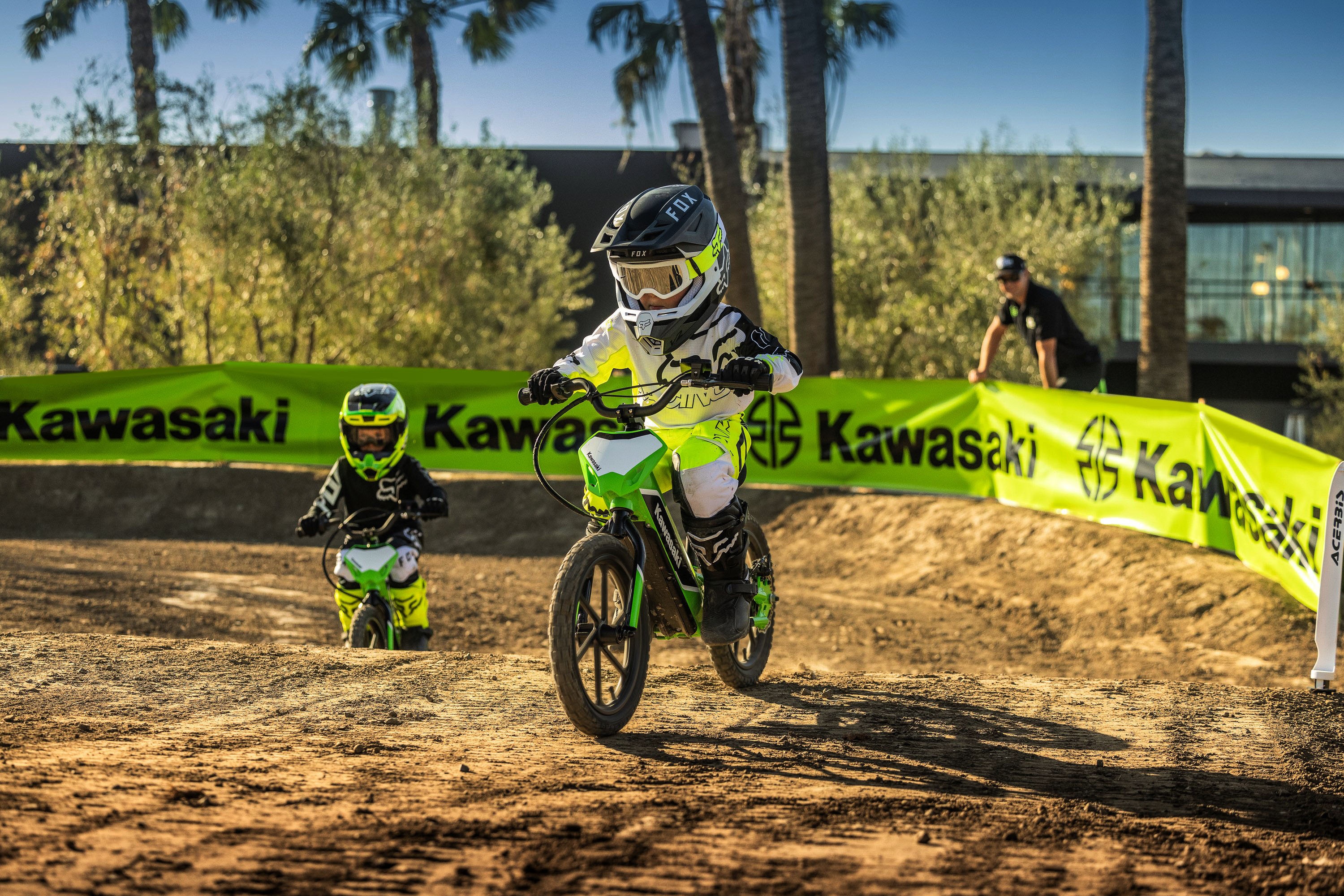 Kawasaki Elektrode ra mat anh 7