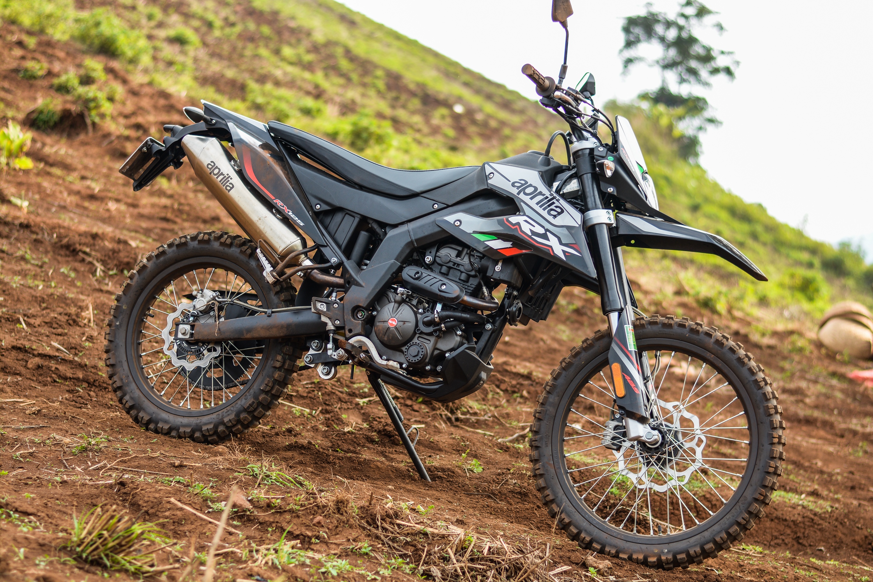 bo doi moto dia hinh Aprilia RX,  SX 125 tai Viet Nam anh 13