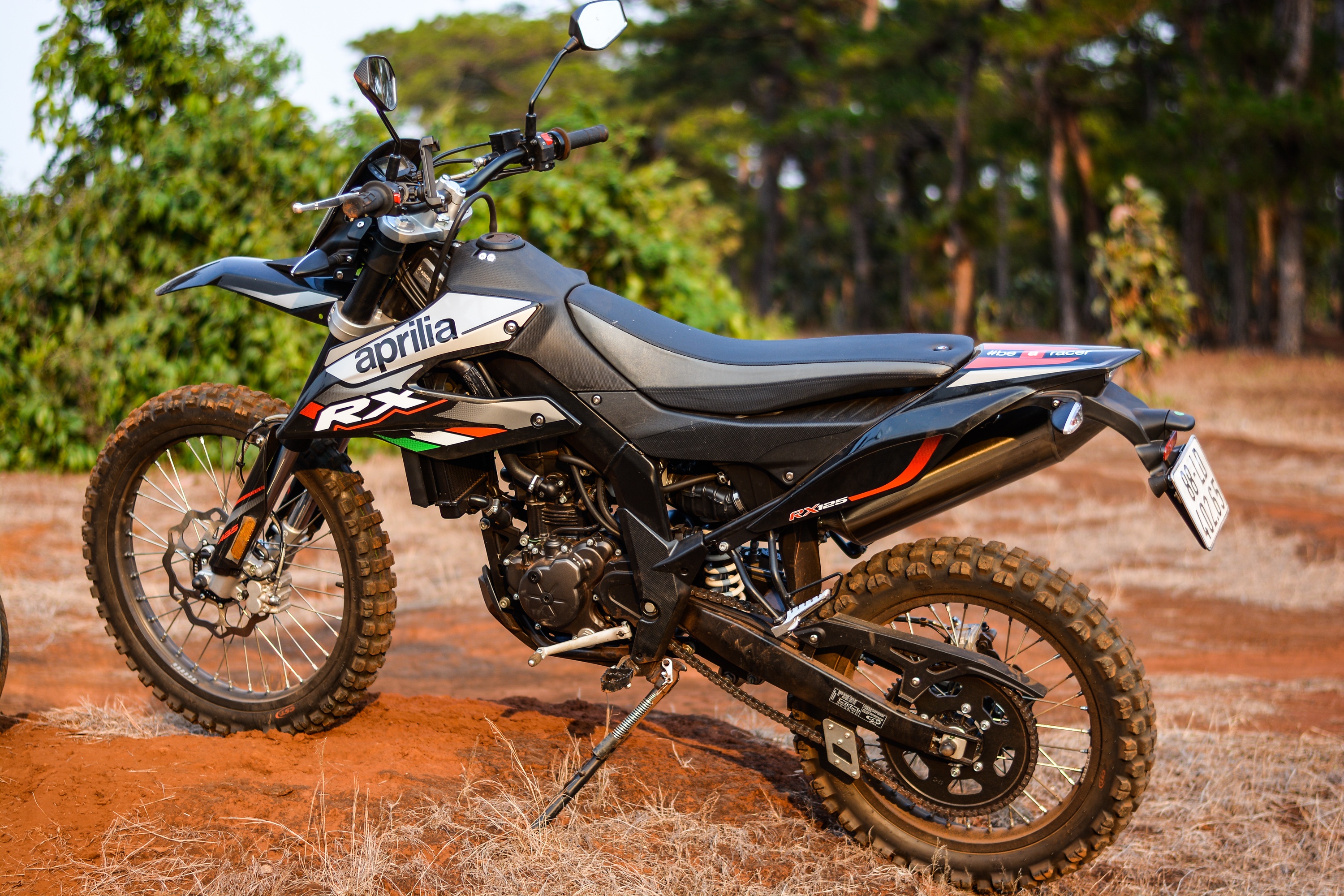 bộ đôi môtô địa hình Aprilia RX, SX 125 tại Việt Nam ảnh 2 bo doi moto dia hinh Aprilia RX, SX 125 tai Viet Nam anh 2