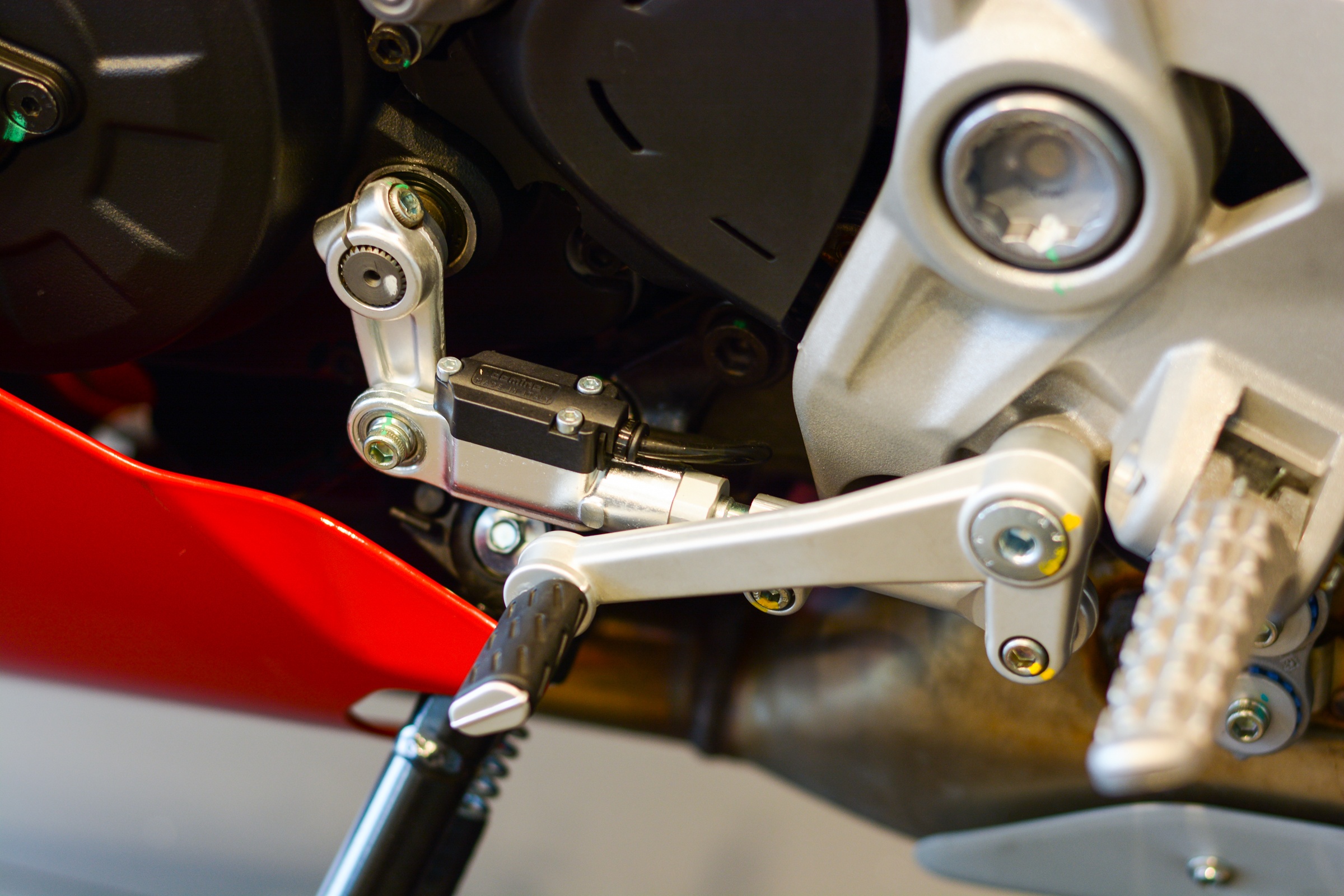 Chi tiet Ducati SuperSport 950 S anh 11