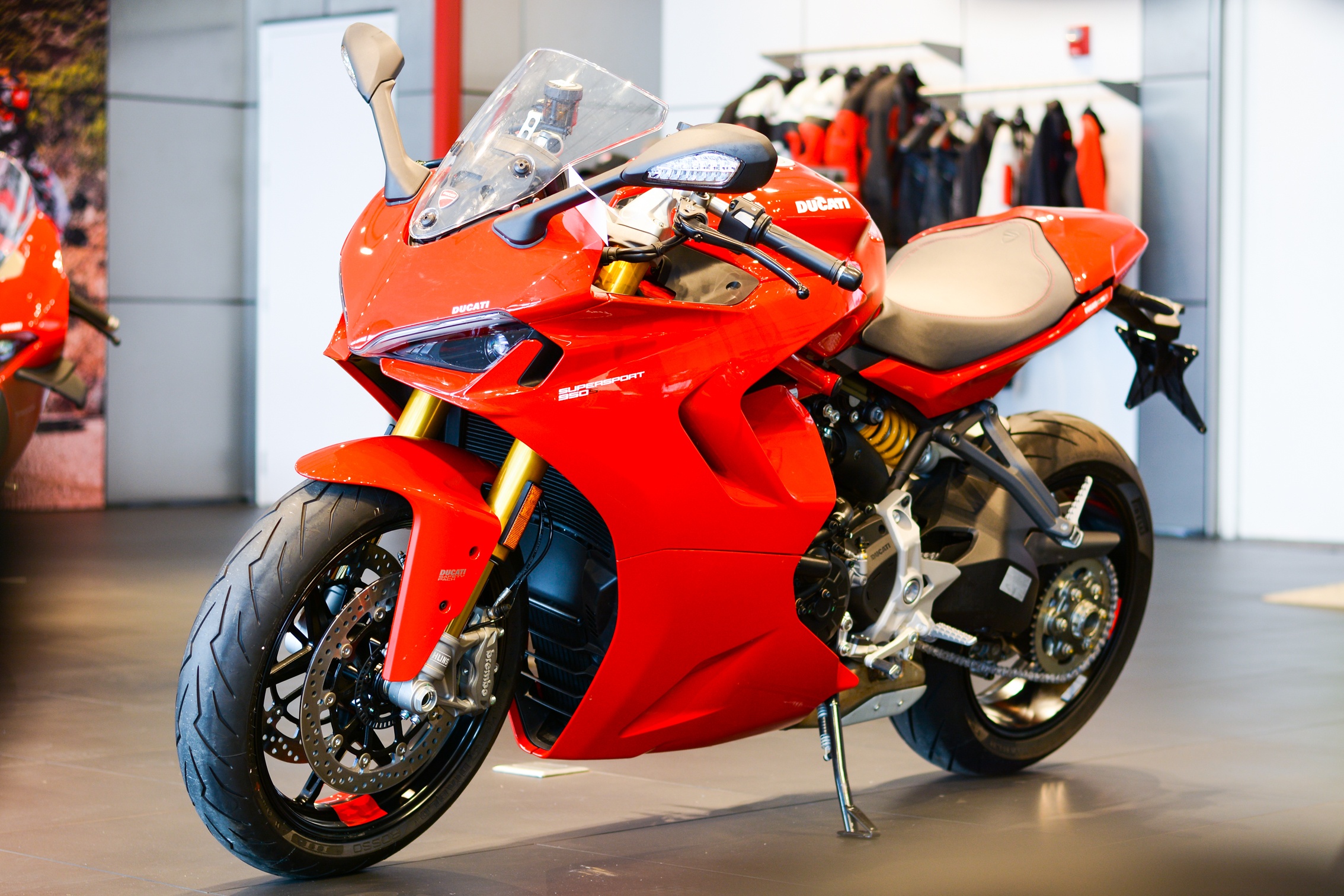 Ducati SuperSport 950 co gia tu 579 trieu dong tai Viet Nam hinh anh