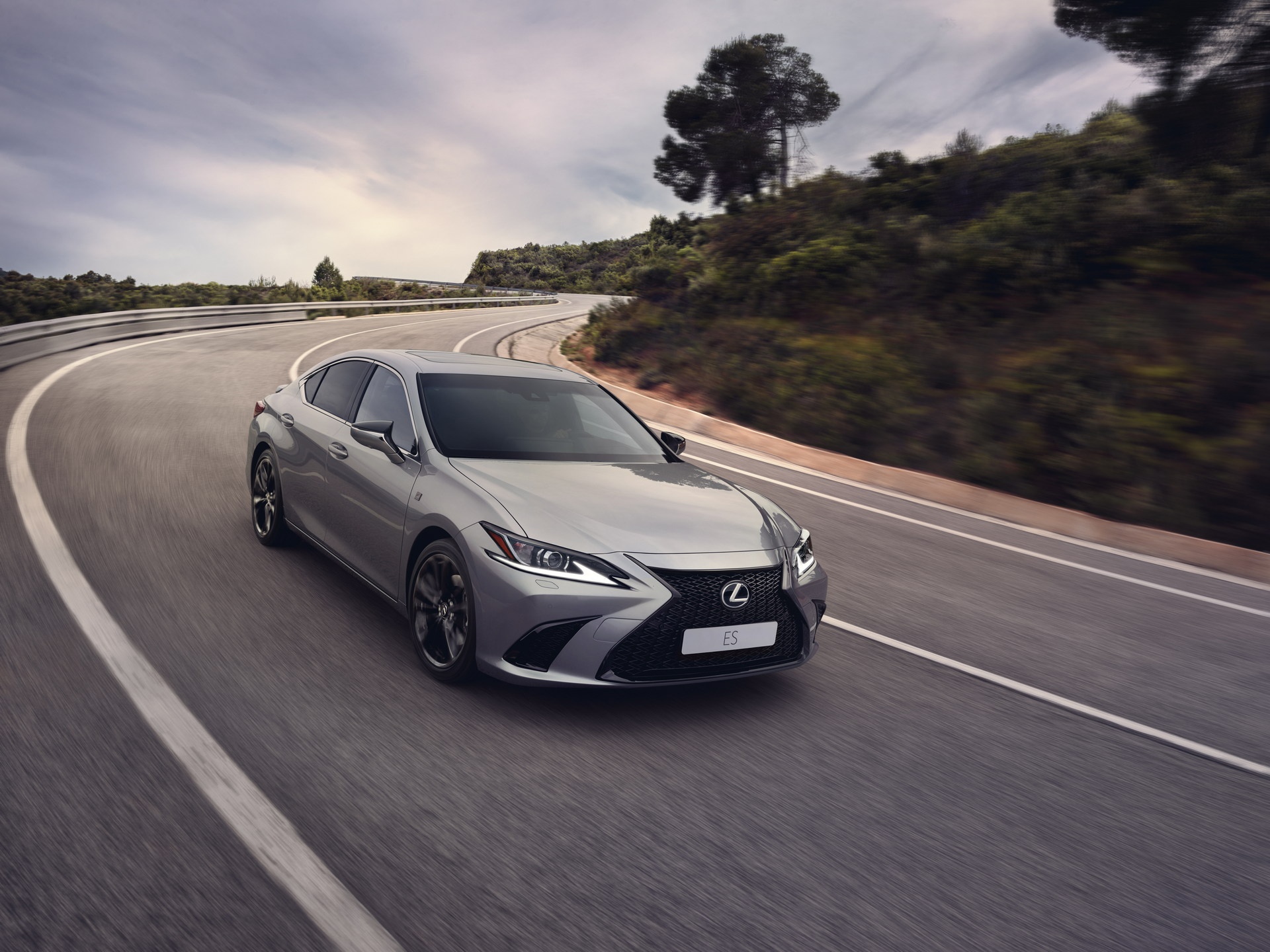 Lexus ES 2023 có thêm phiên bản thể thao ảnh 2 Lexus ES 2023 co them phien ban the thao anh 2