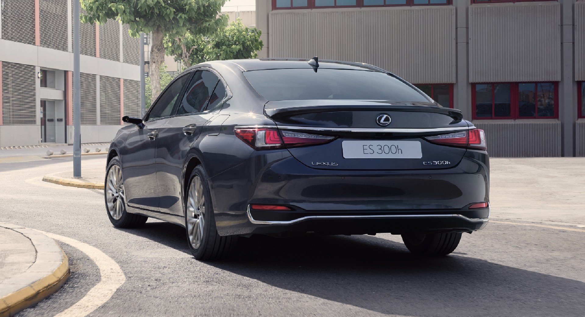 Lexus ES 2023 có thêm phiên bản thể thao ảnh 5 Lexus ES 2023 co them phien ban the thao anh 5