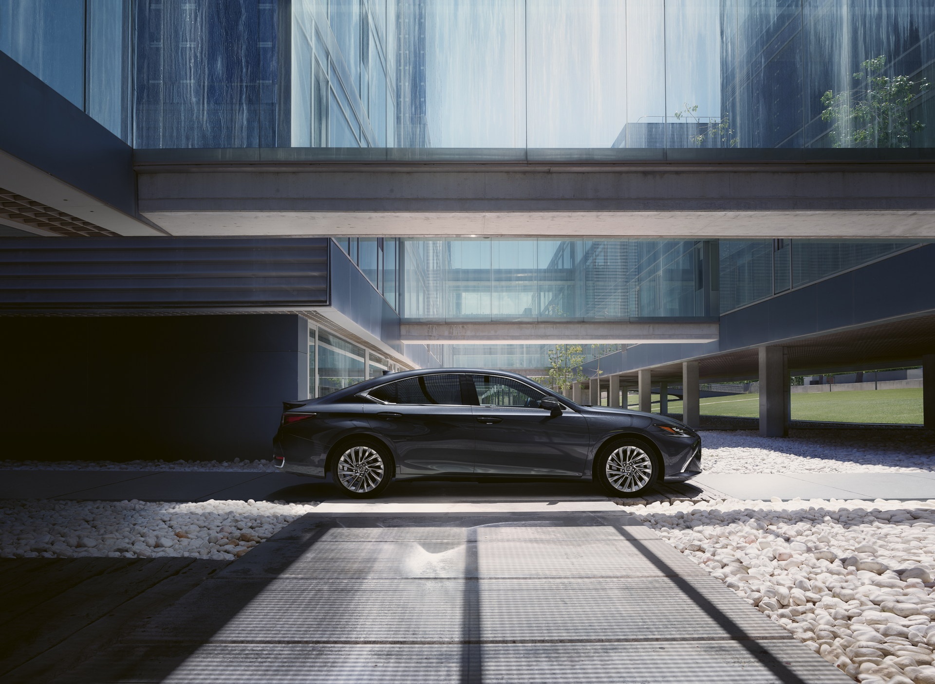 Lexus ES 2023 có thêm phiên bản thể thao ảnh 3 Lexus ES 2023 co them phien ban the thao anh 3