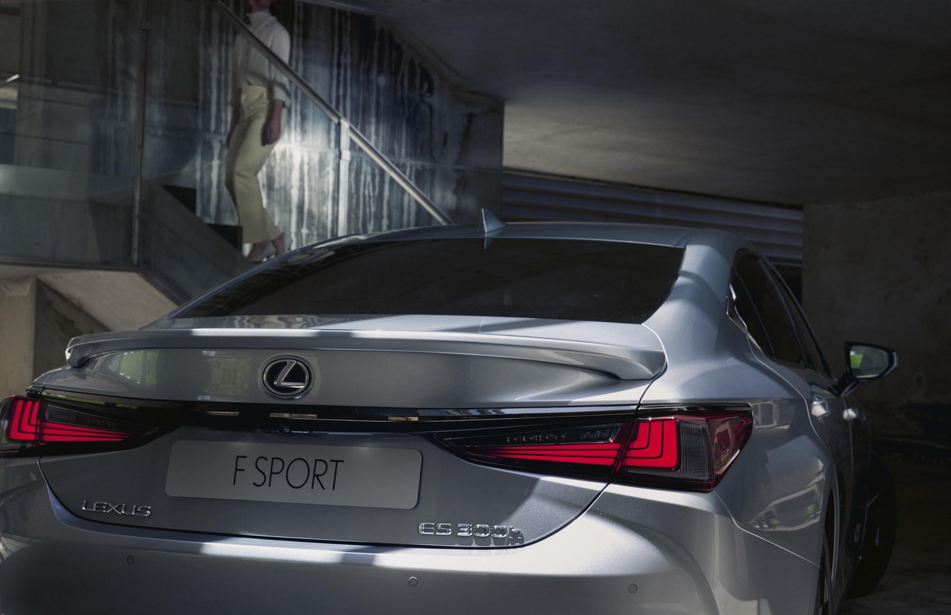 Lexus ES 2023 có thêm phiên bản thể thao ảnh 9 Lexus ES 2023 co them phien ban the thao anh 9