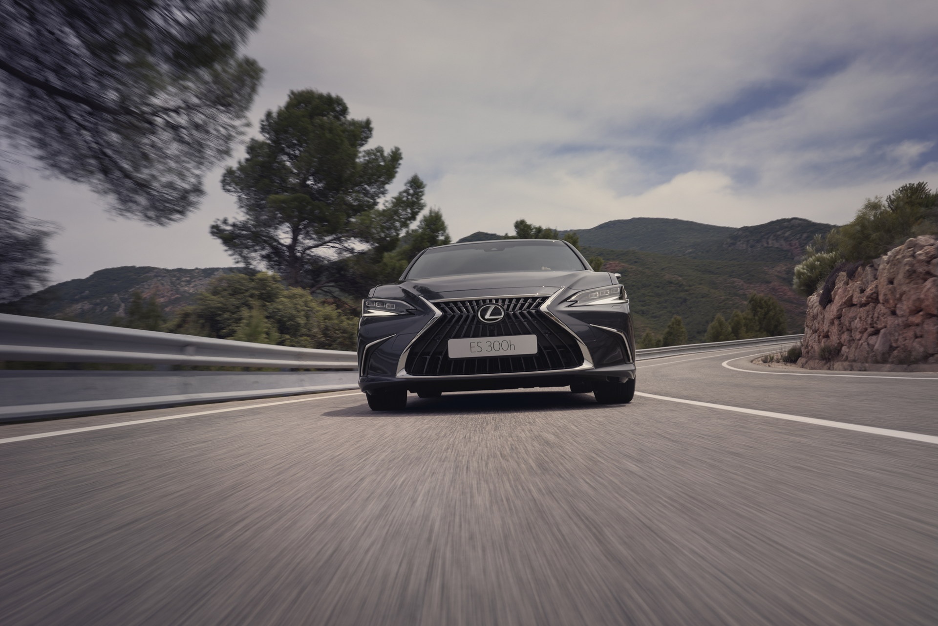 Lexus ES 2023 có thêm phiên bản thể thao ảnh 4 Lexus ES 2023 co them phien ban the thao anh 4