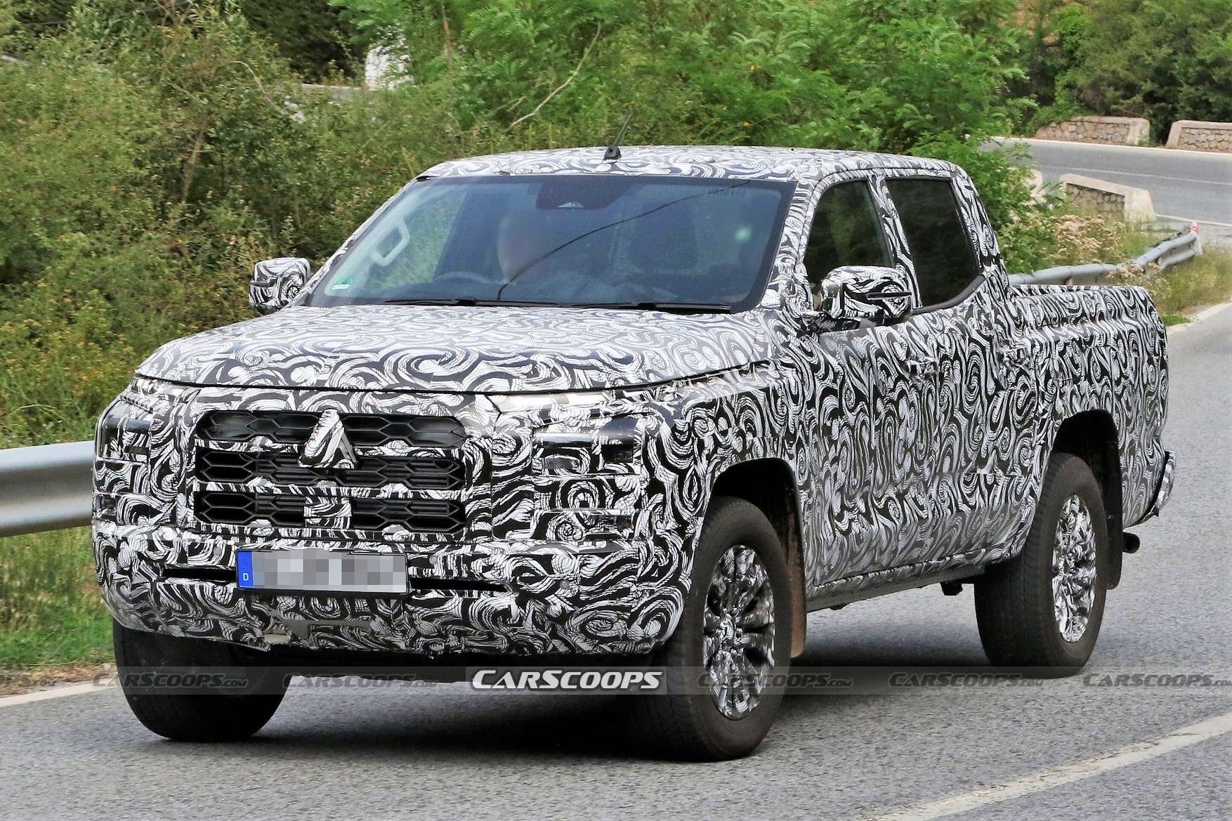 Mitsubishi Triton 2023 lo dien, mang nhieu duong net cua Outlander hinh anh