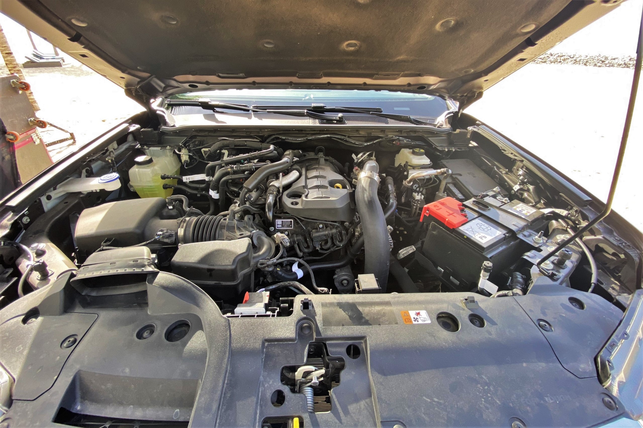 nap phu mau xanh tren Ford Everest 2022 anh 4