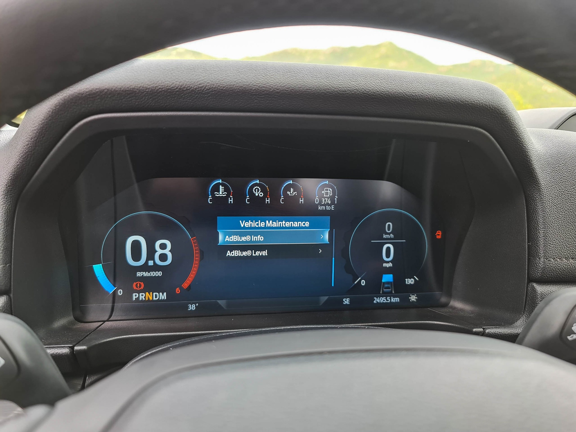 nap phu mau xanh tren Ford Everest 2022 anh 3