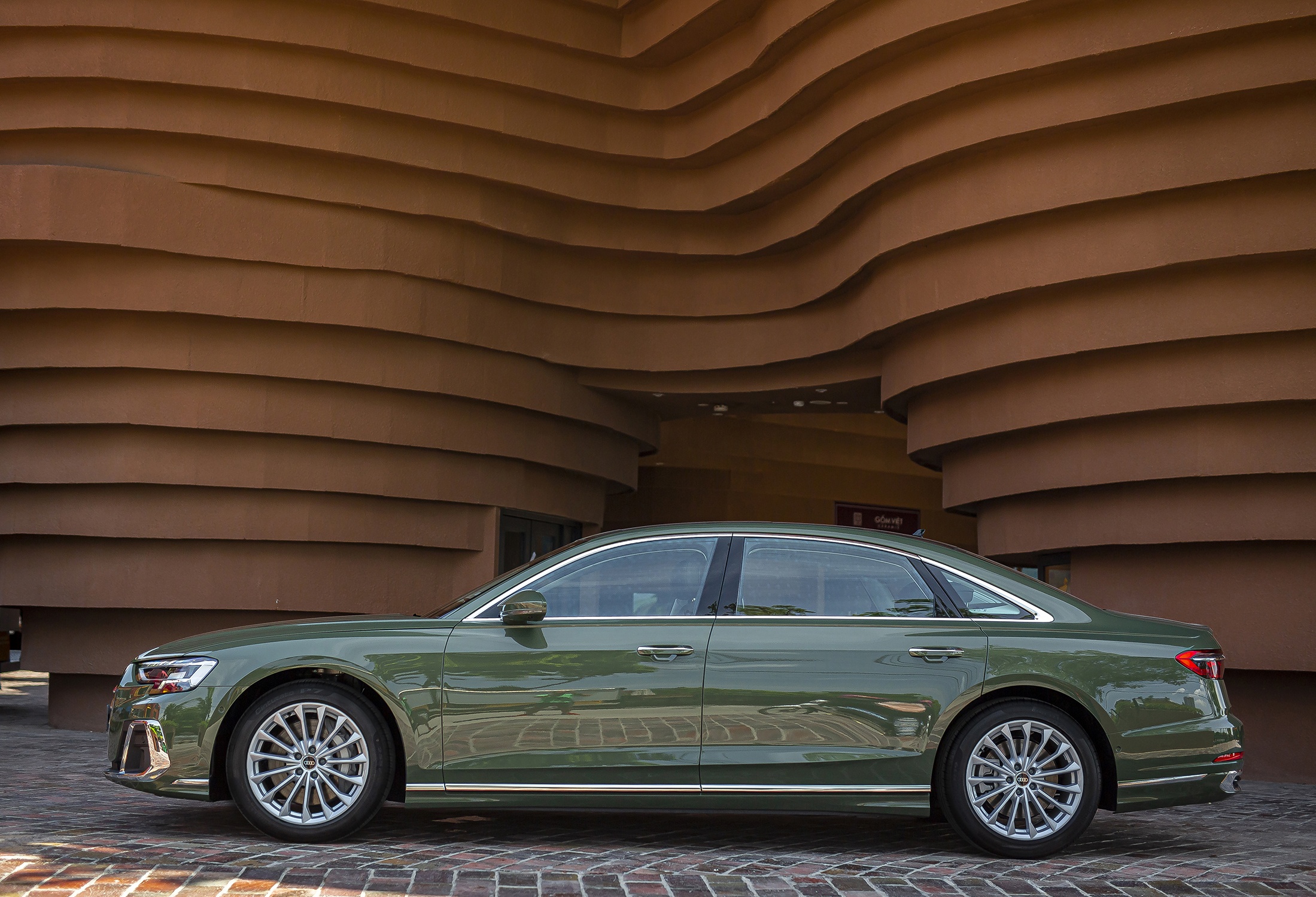 Chi tiet Audi A8L vua ra mat anh 2