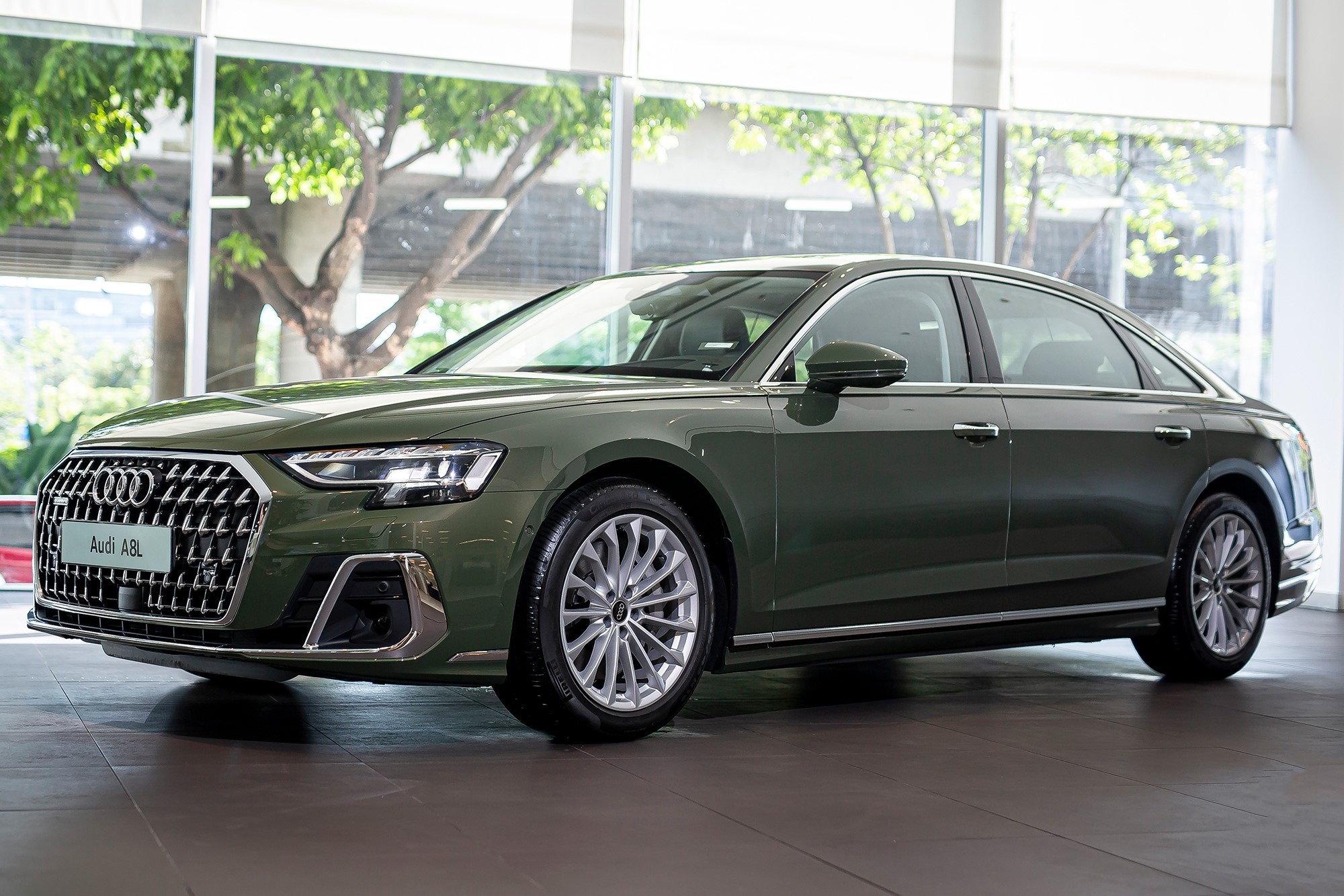 Chi tiet Audi A8L vua ra mat tai Viet Nam - doi thu S-Class, 7 Series hinh anh